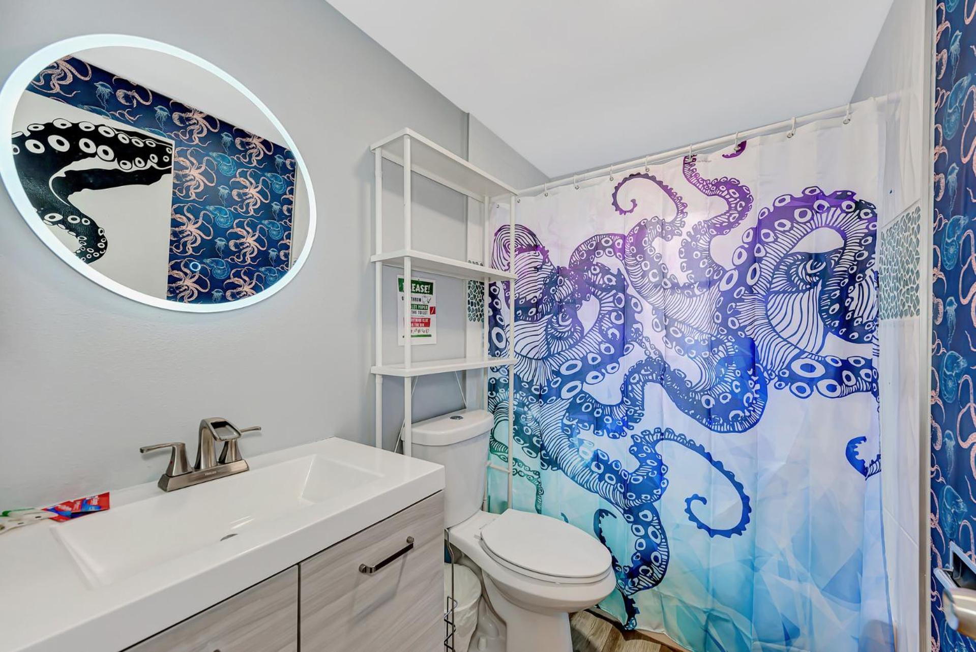 MERMAID HOUSE WITH POOL JACUZZI STEPS to SIESTA KEY BEACH view 4