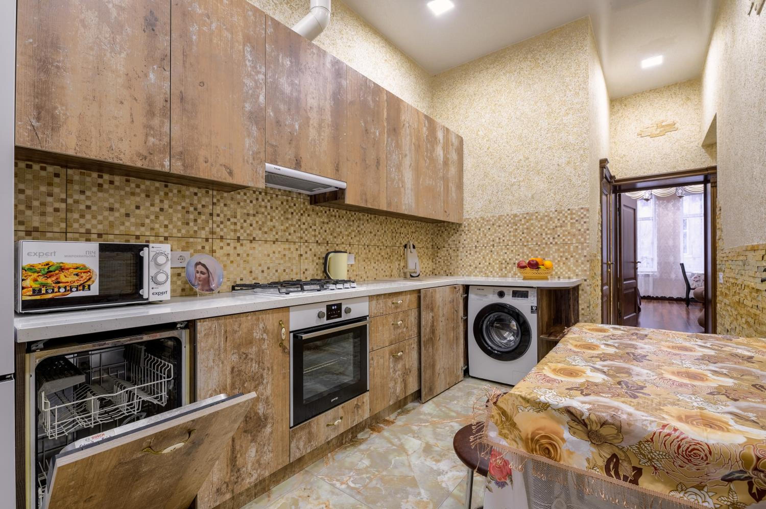 New World 4 Apartments