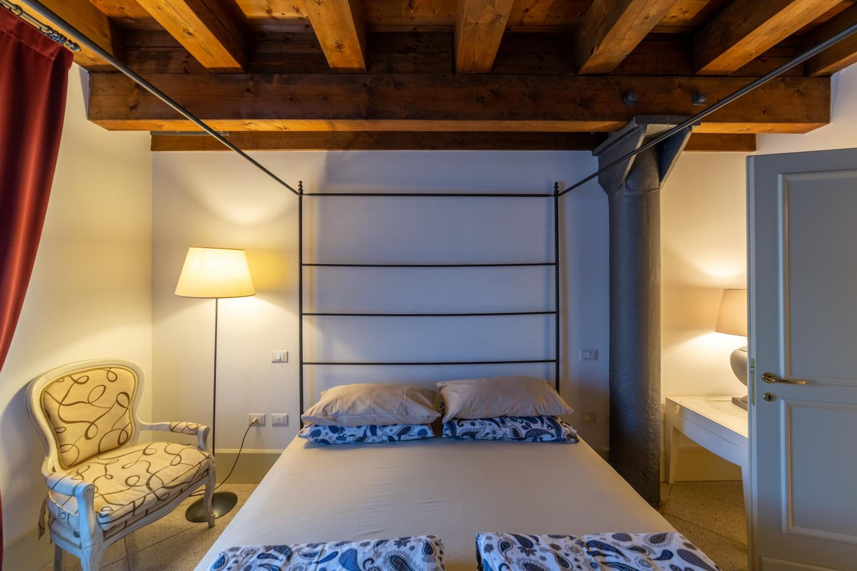 Youatmolino Canal View Apartment