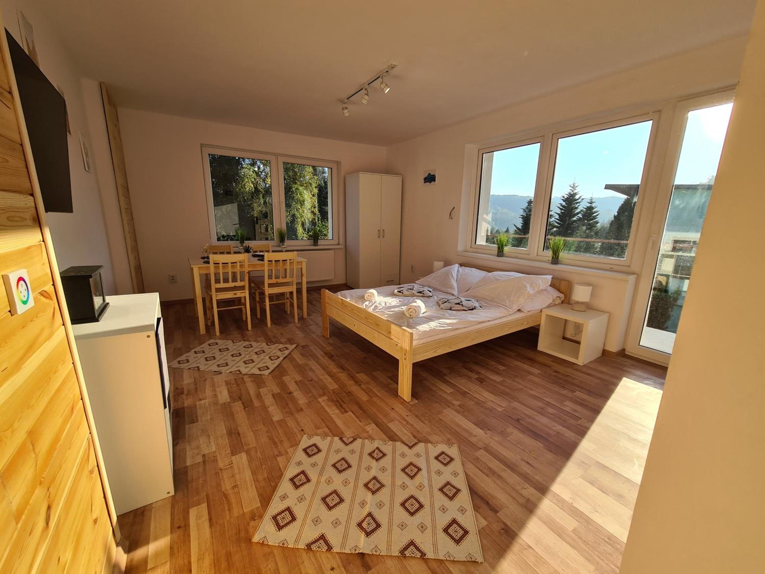 Apartamenty Willa NaSkarpie Jacuzzi Sauna Basen view 3