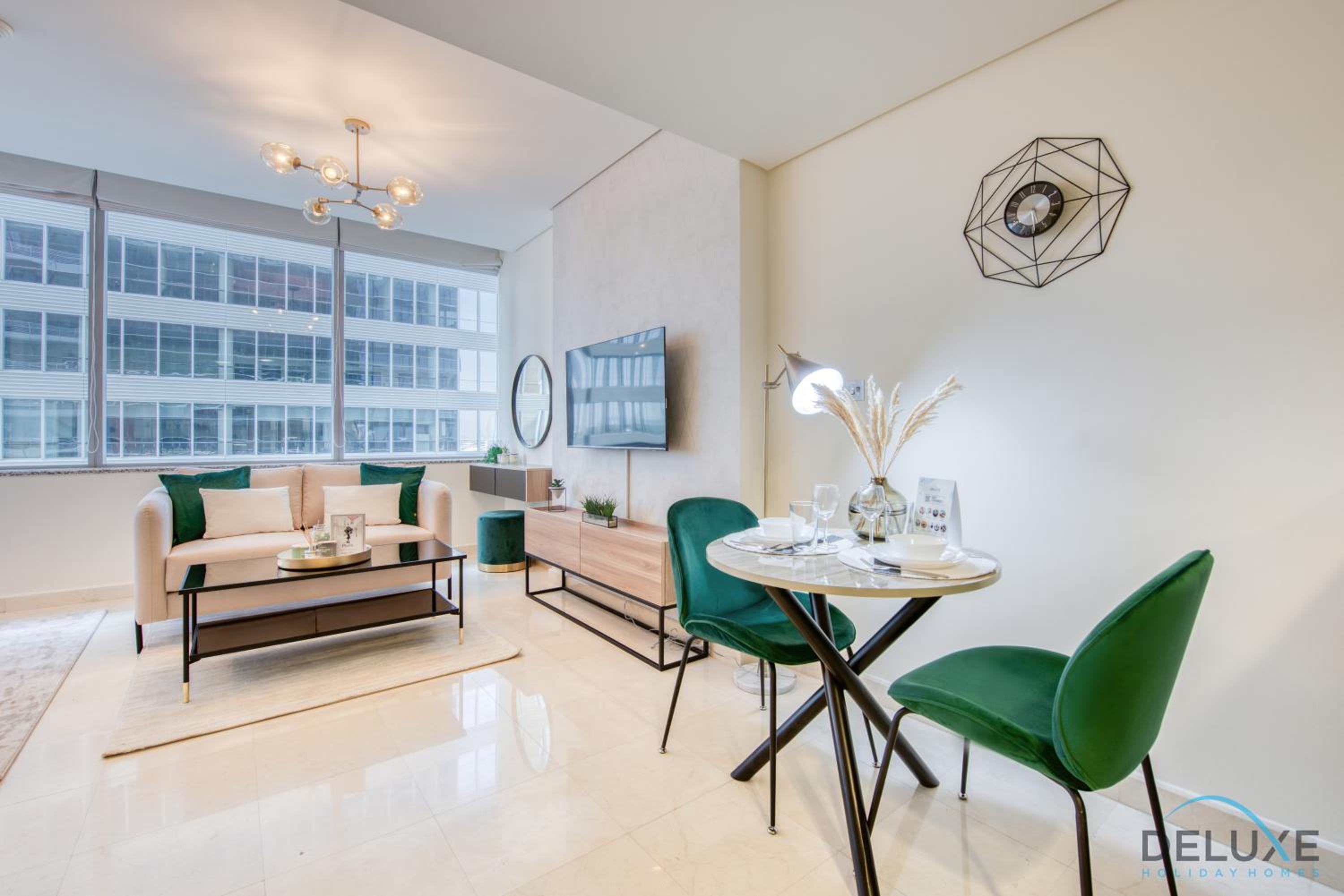 Sleek Studio at Sky Gardens DIFC by Deluxe Holiday Homes