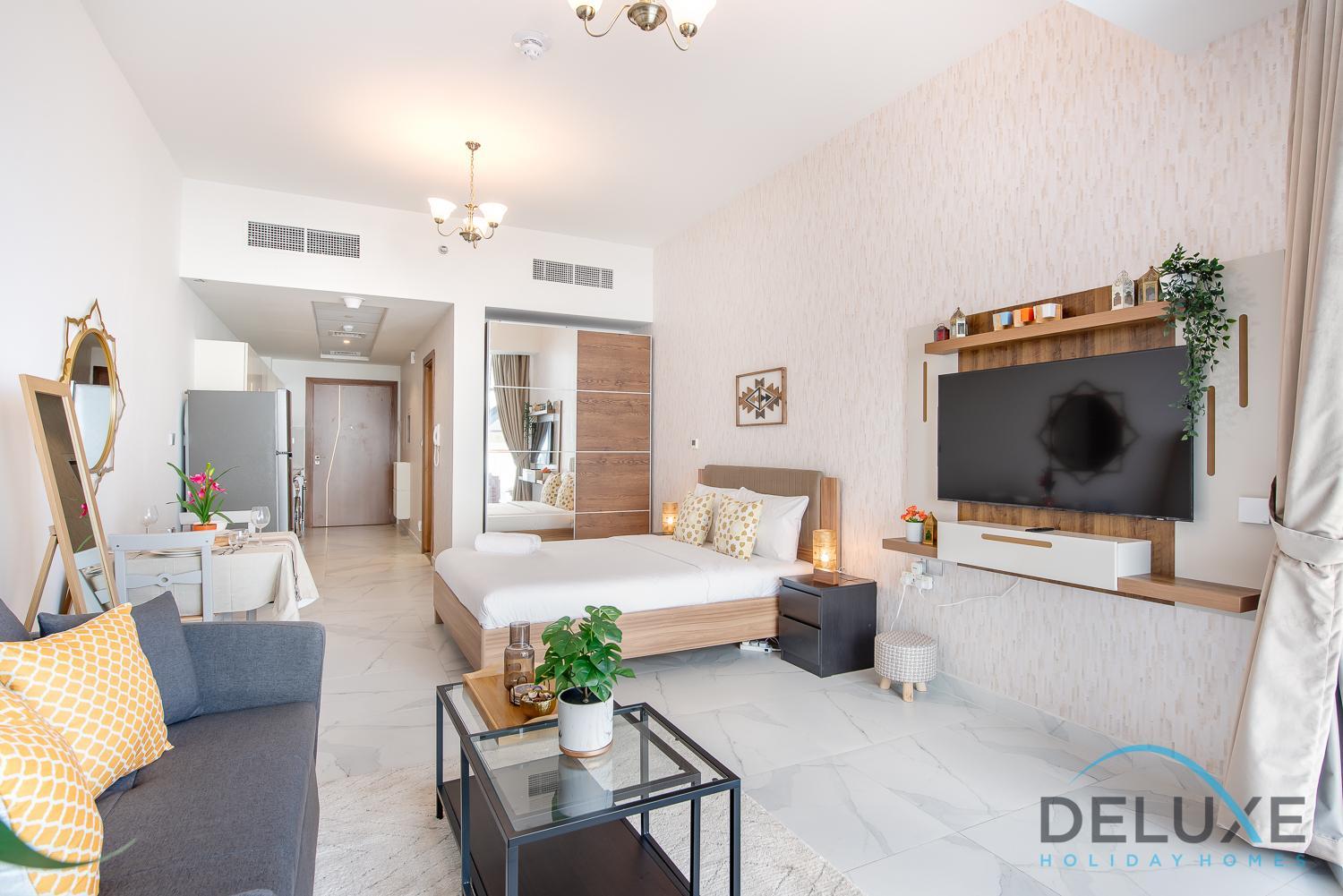 Intimate Studio at Millennium Binghatti Residence Business Bay by Deluxe Holiday Homes