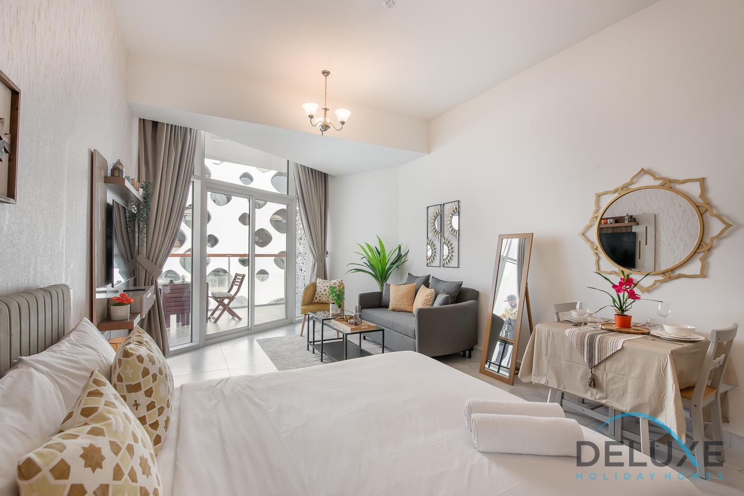 Intimate Studio at Millennium Binghatti Residence Business Bay by Deluxe Holiday Homes