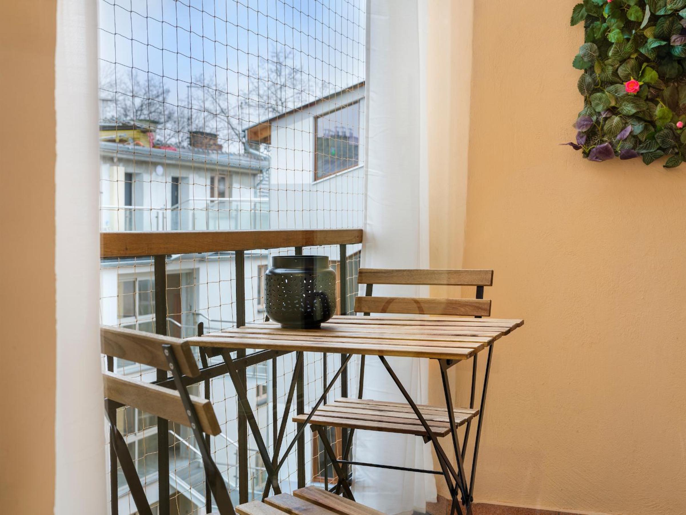 Silent blue apartment / Kochanowskigo St