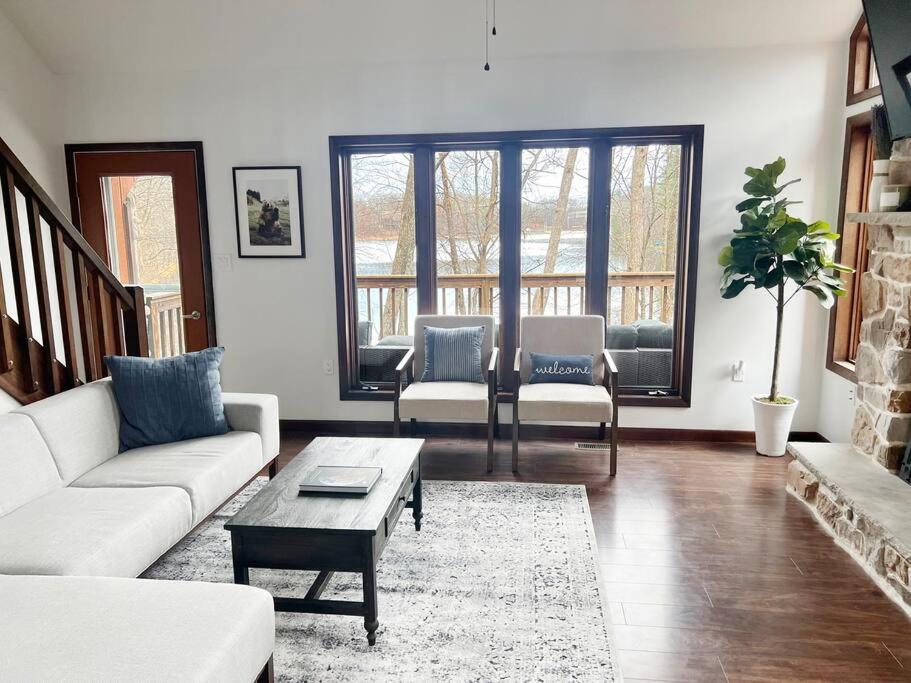 Highland House: Lakefront, Hot Tub, Views, Private view 4