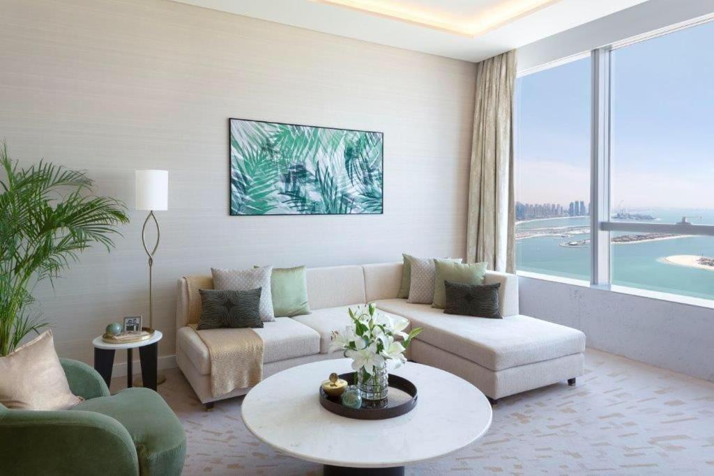 HVR THE PALM DUBAI