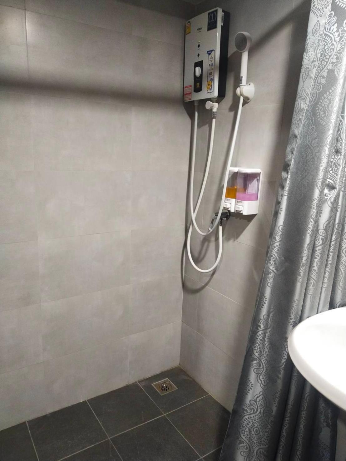 BURI Hotel And Hostel