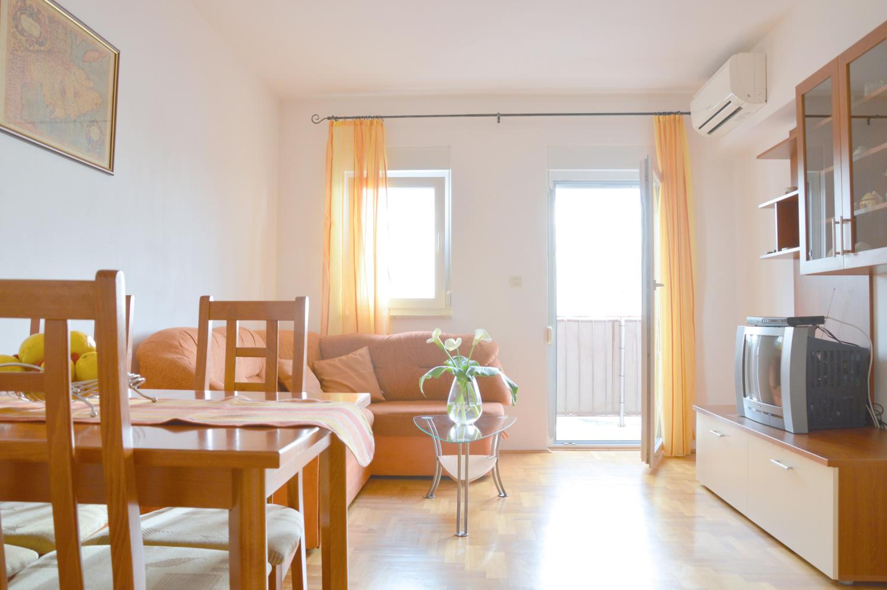 Apartment Riva sea view