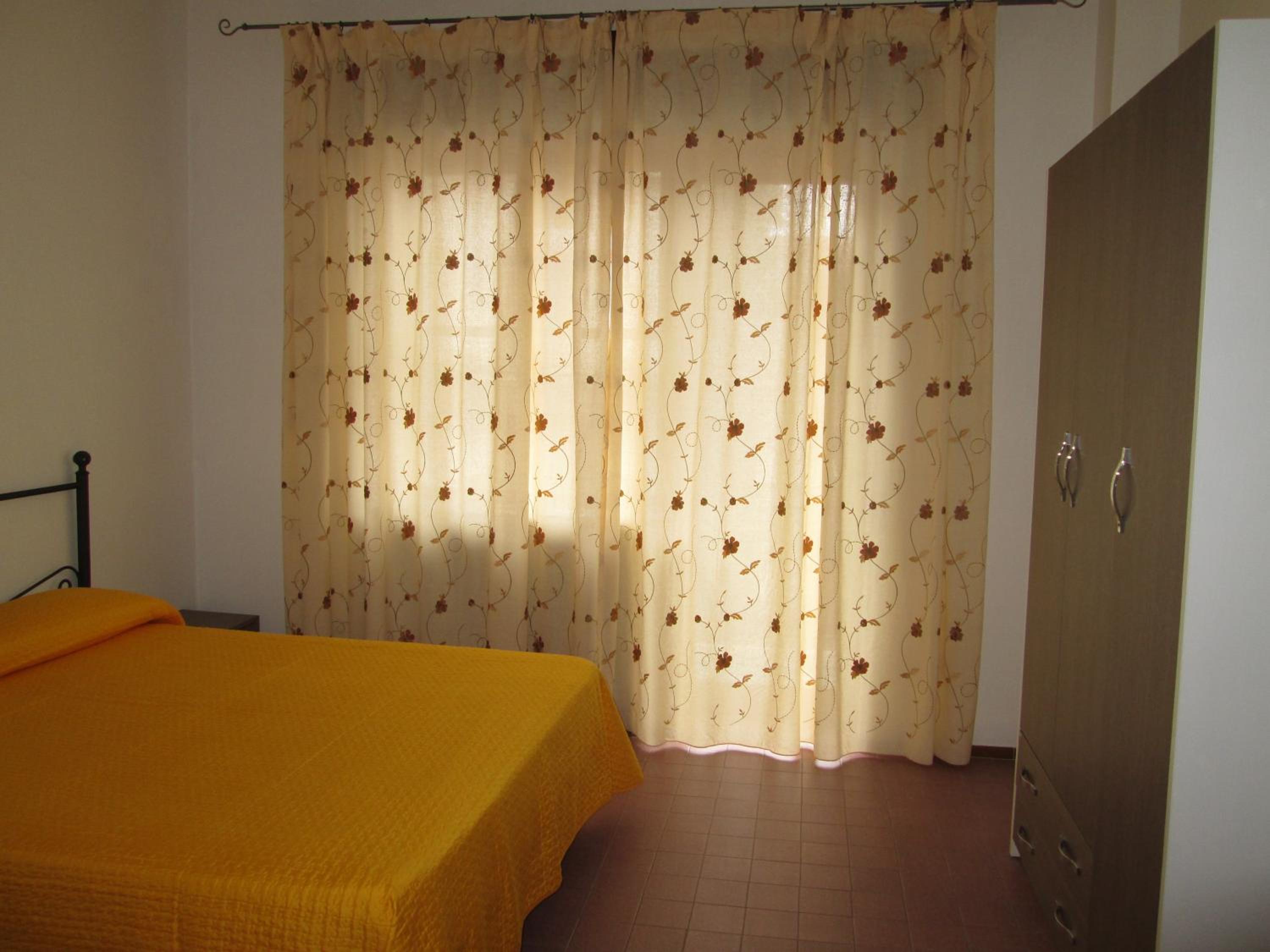 Mira Amalfi