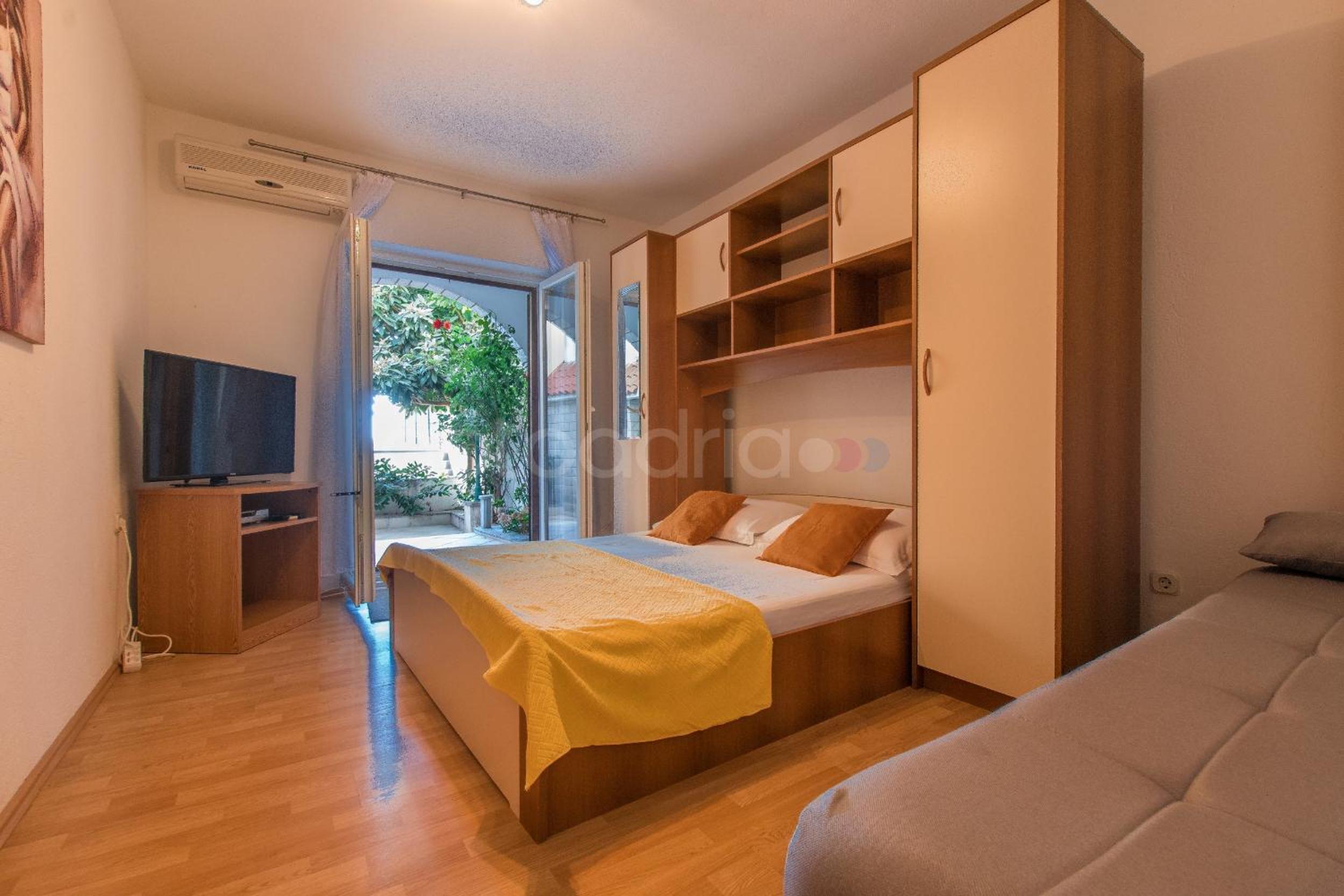 Quiet Area apartments Rose view 2