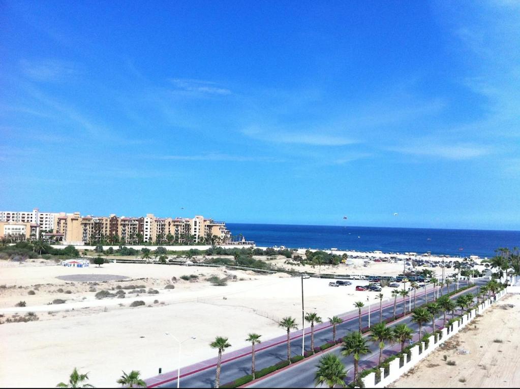 Perfect location - Puerta Cabo Village 500 steps to the beach & resorts