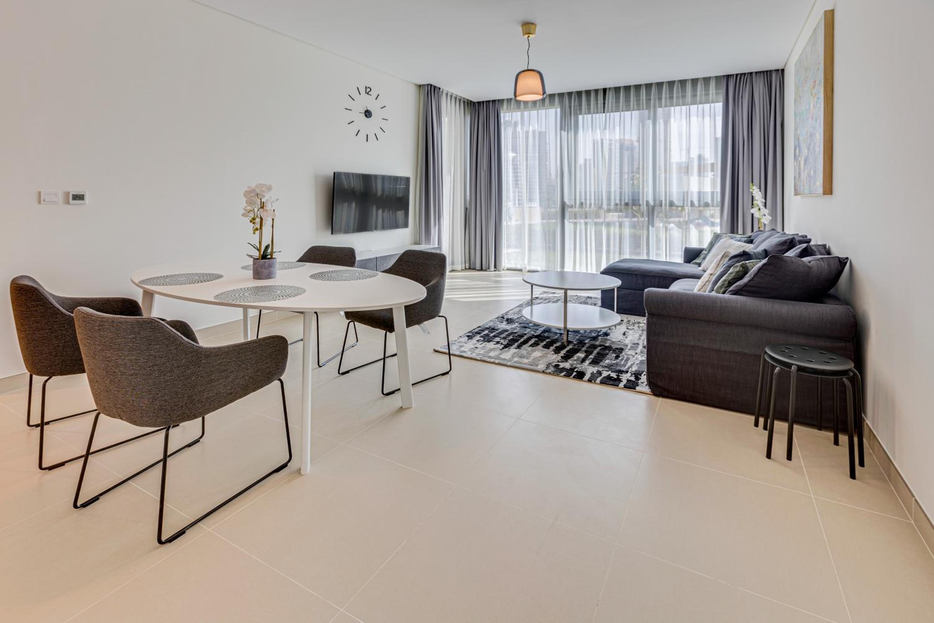 Brand new apartment with huge terrace 52 42