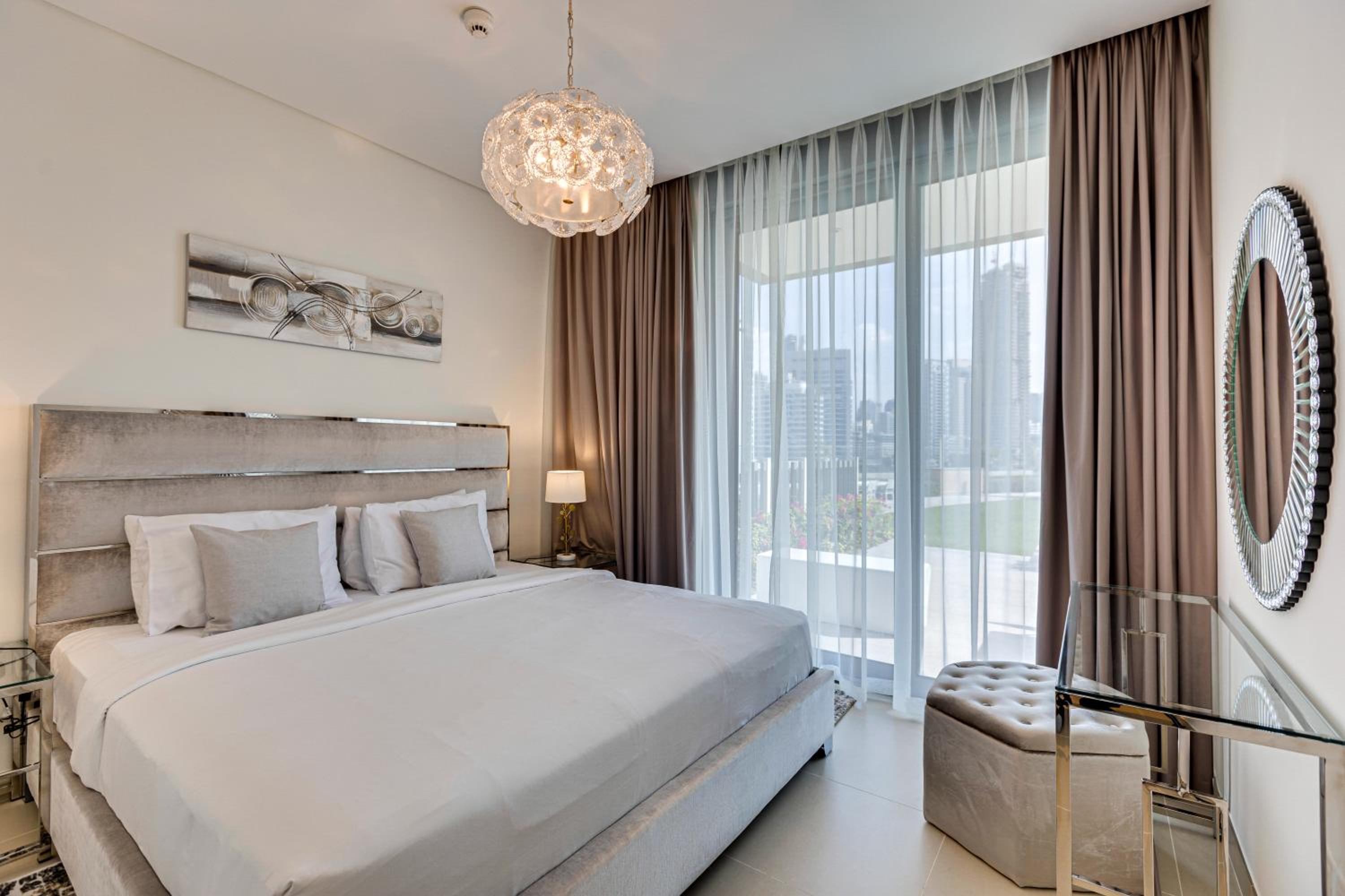Brand new apartment with huge terrace 52 42