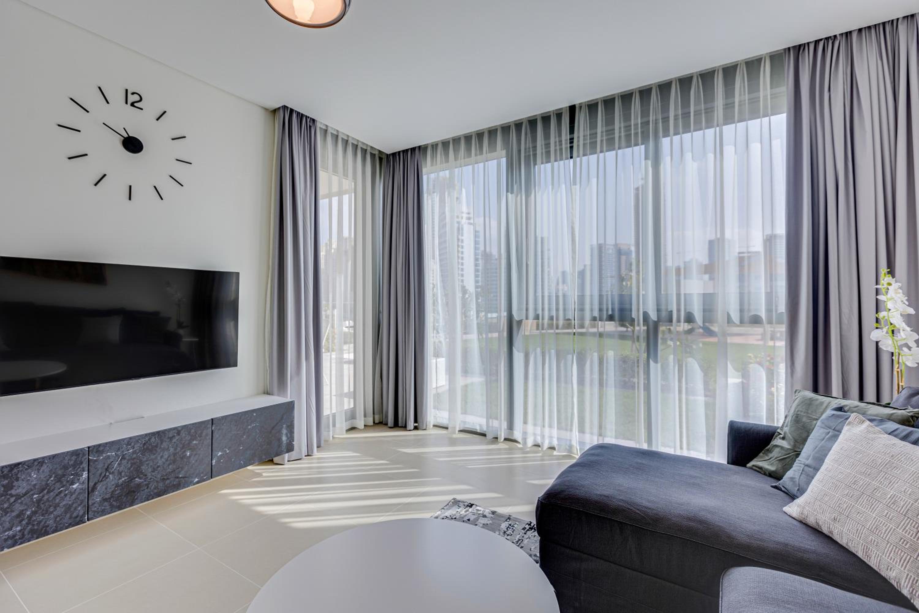 Brand new apartment with huge terrace 52 42