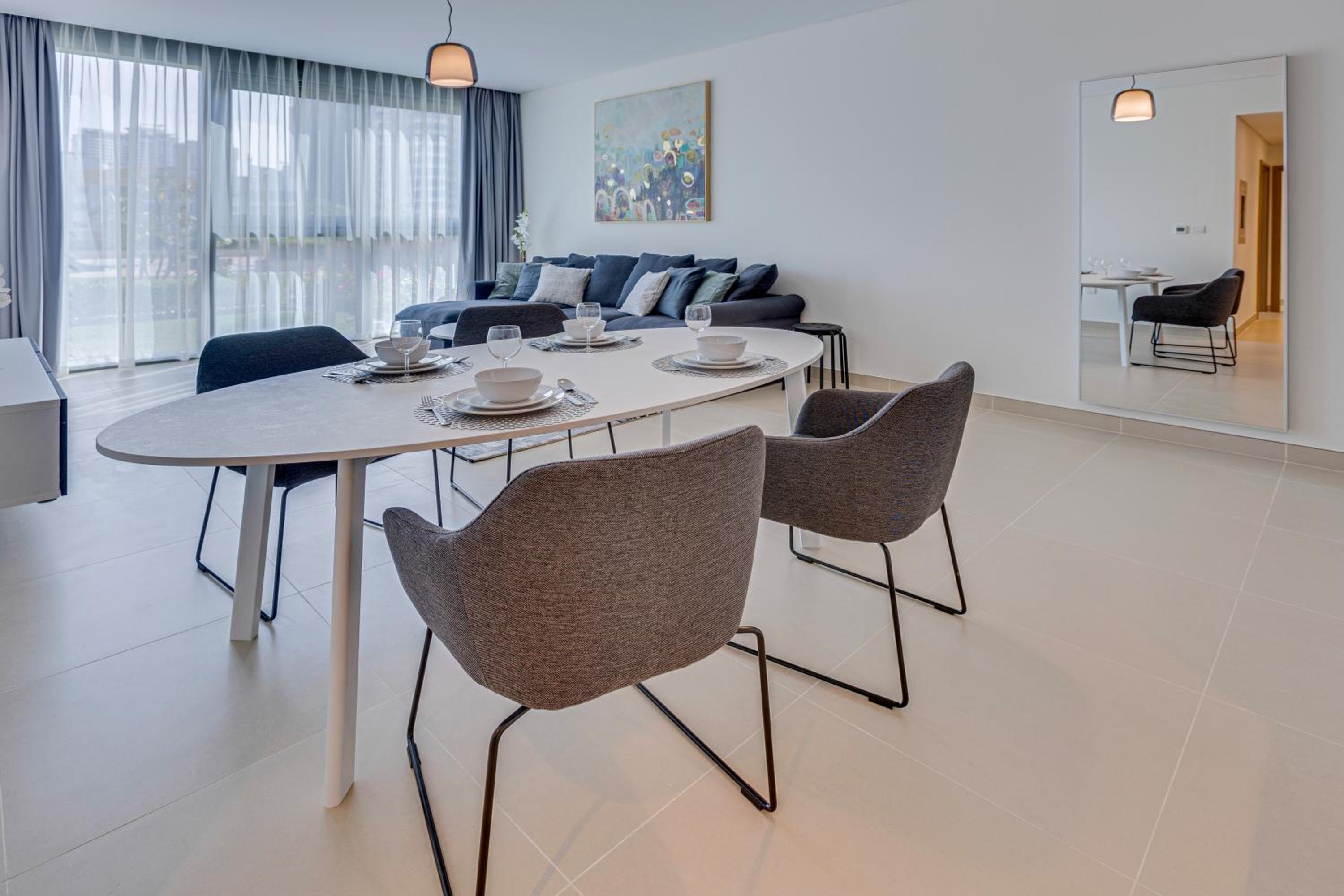 Brand new apartment with huge terrace 52 42