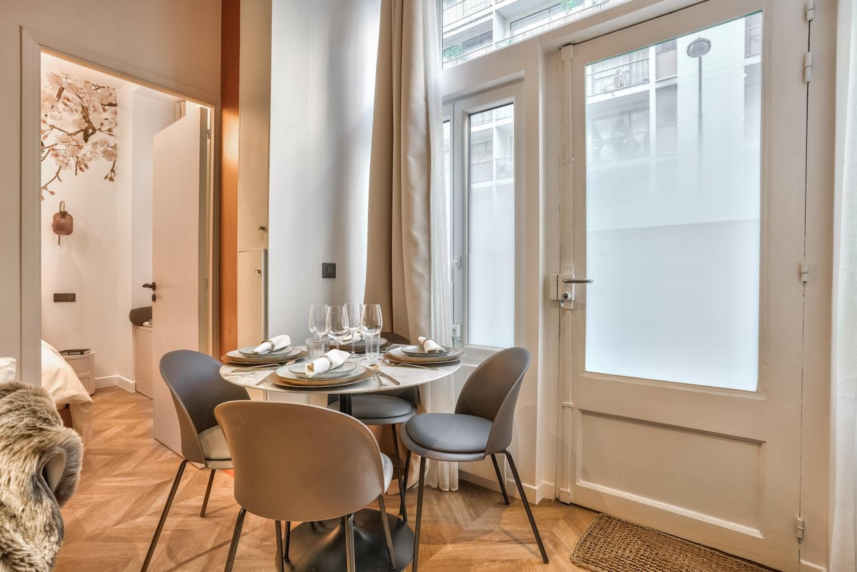NEW Eiffel Tour ! Splendid Apartments in the Heart of Paris