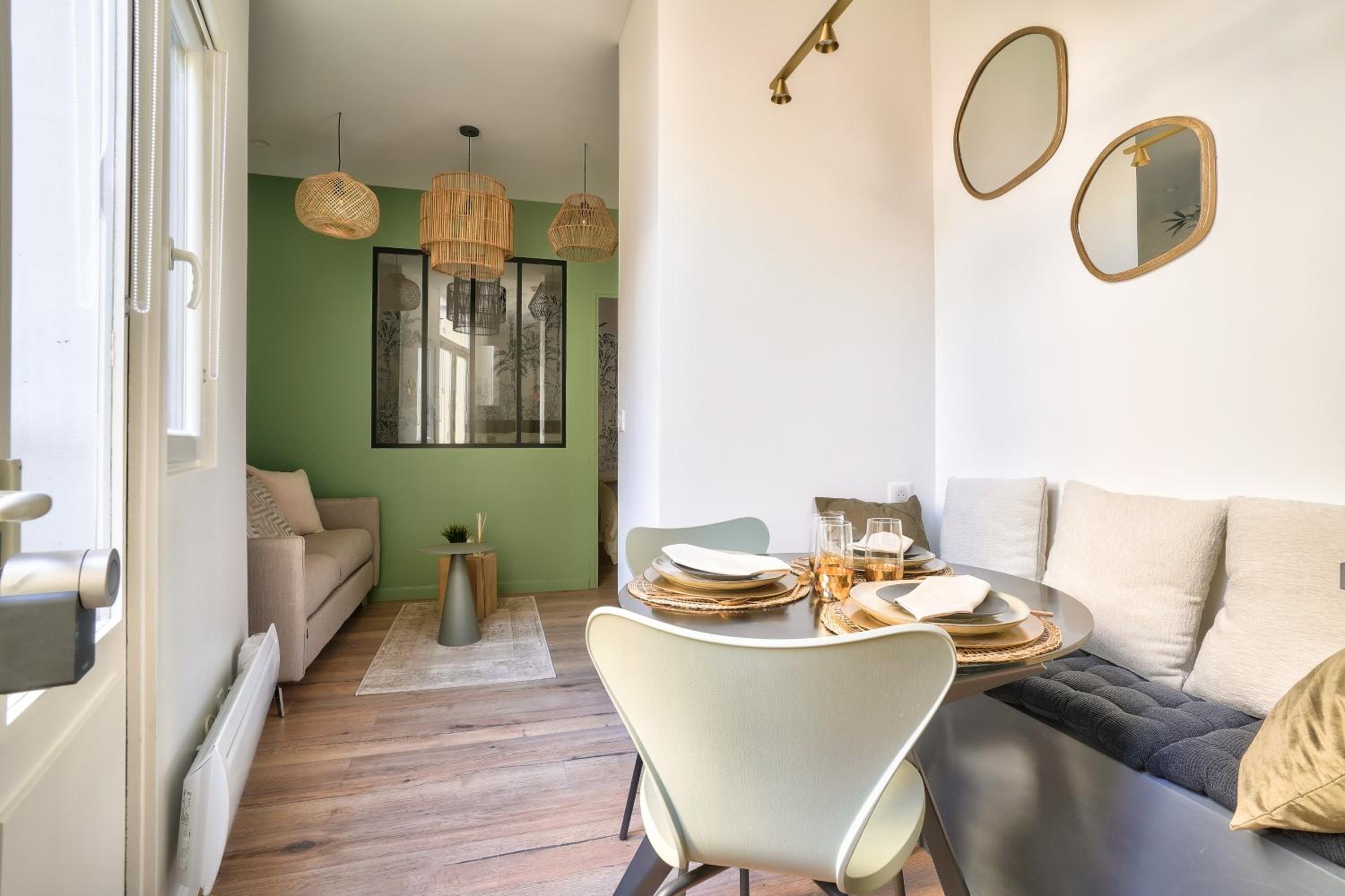 NEW Eiffel Tour ! Splendid Apartments in the Heart of Paris