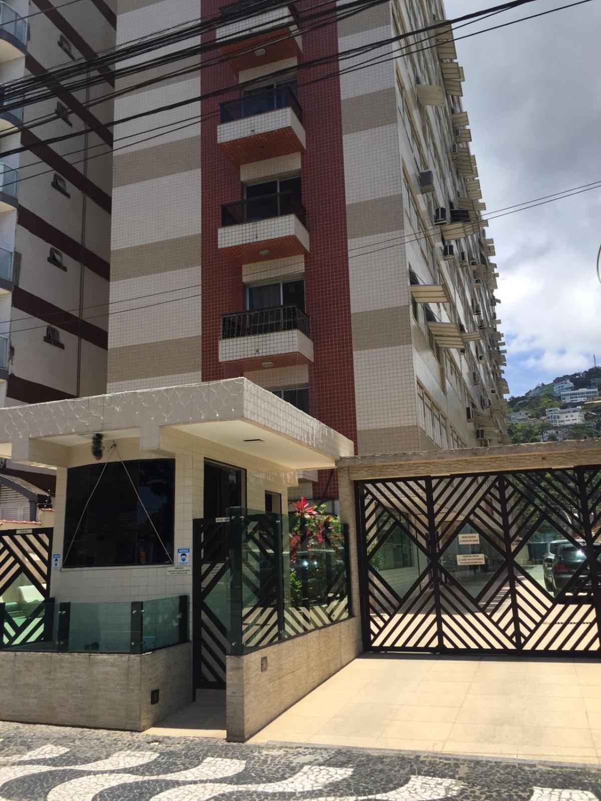 Pé na areia em Santos