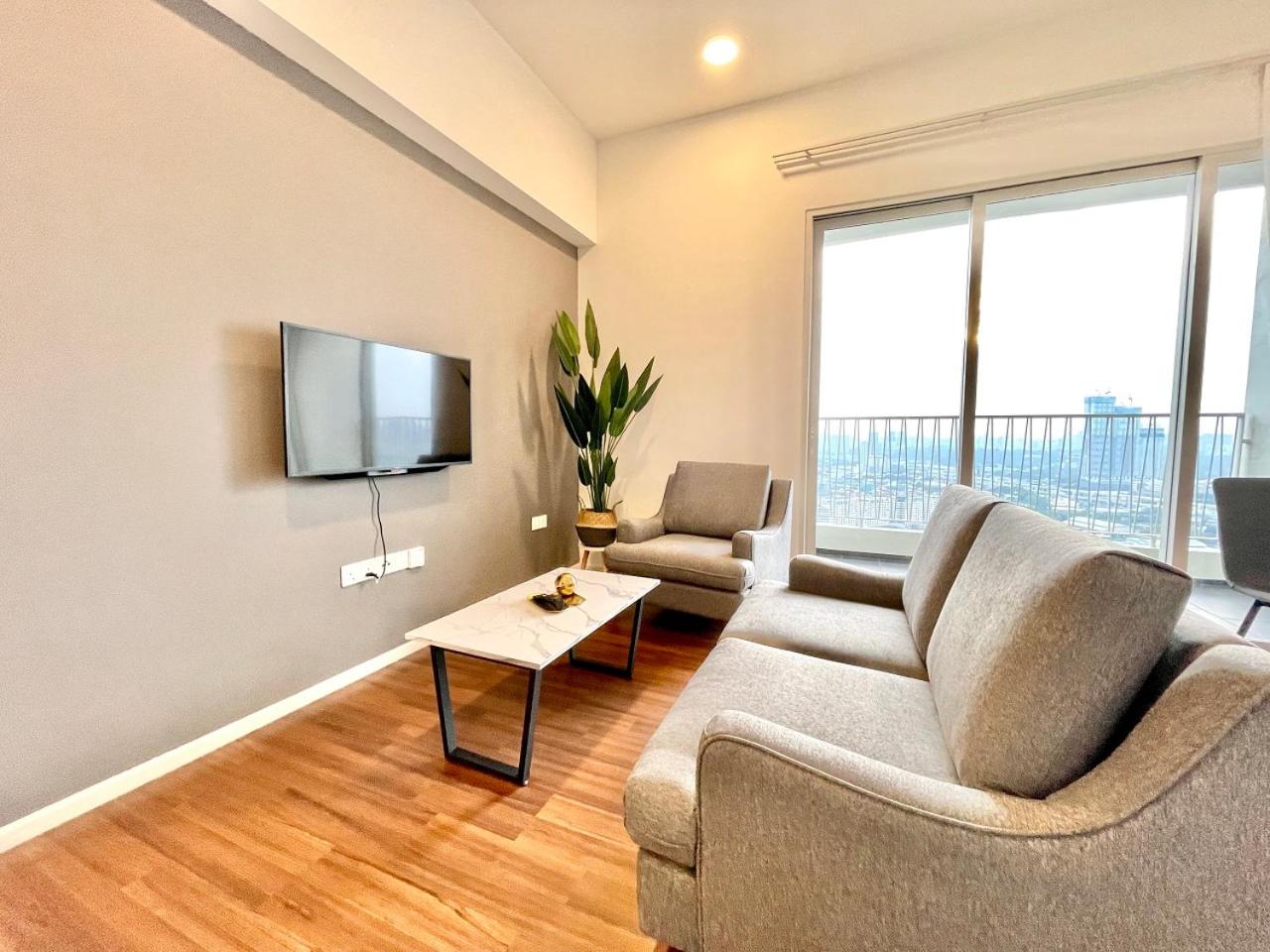 UNA Serviced Apartment by Moka
