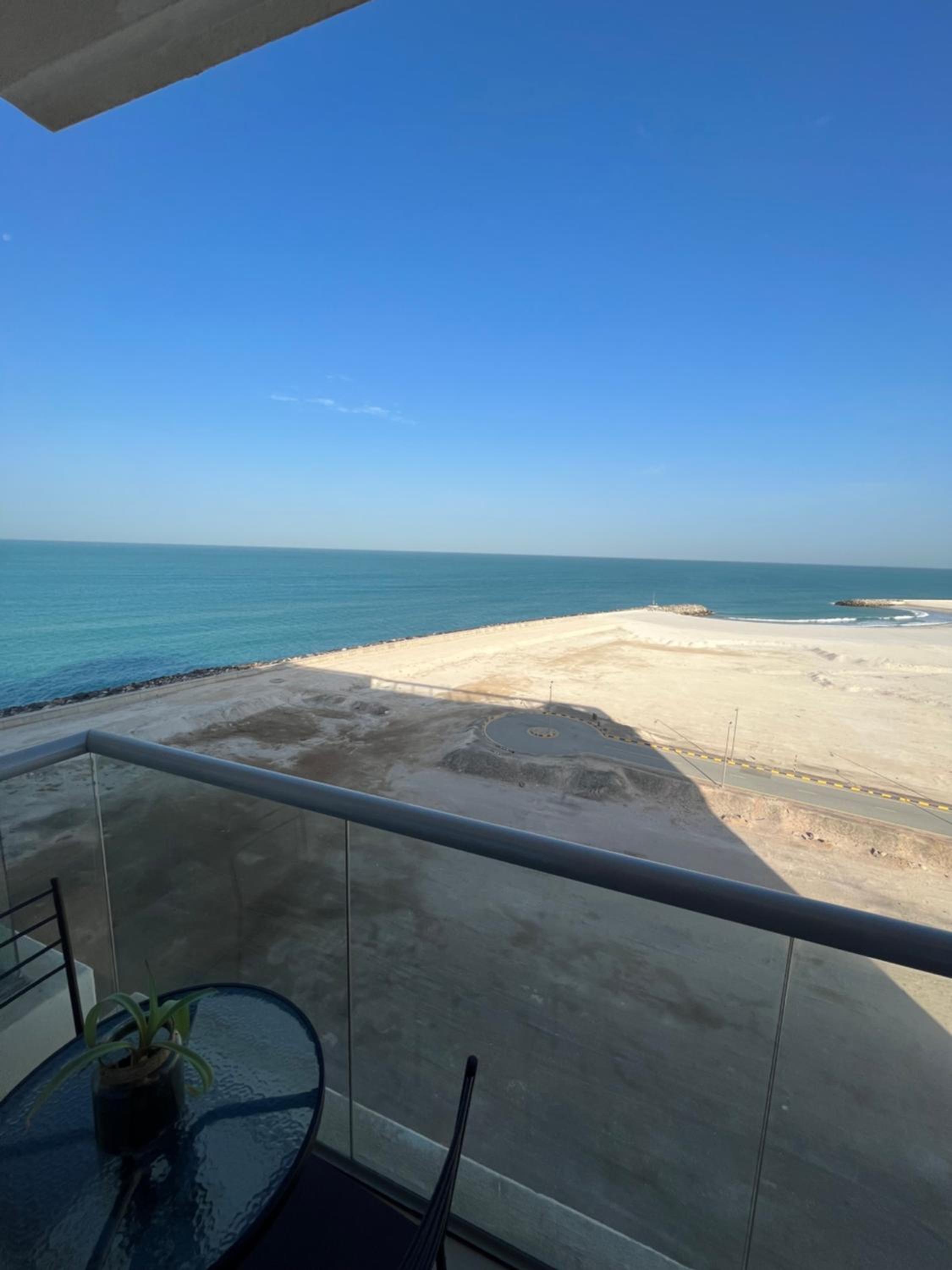 Incredible Ocean View Studio Aprtment in Al Marjan Island