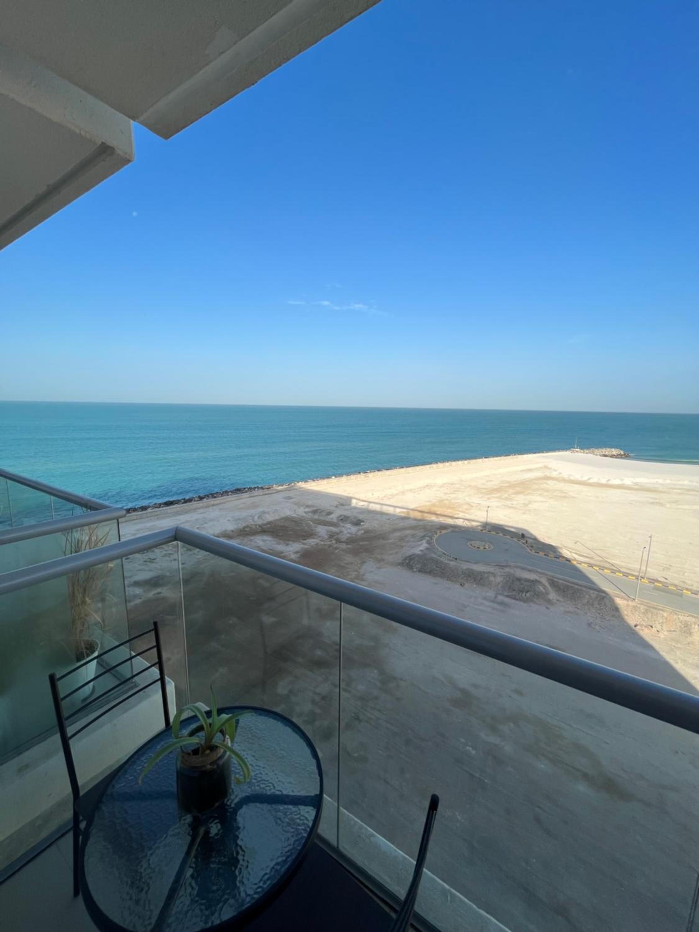 Incredible Ocean View Studio Aprtment in Al Marjan Island — photo 52