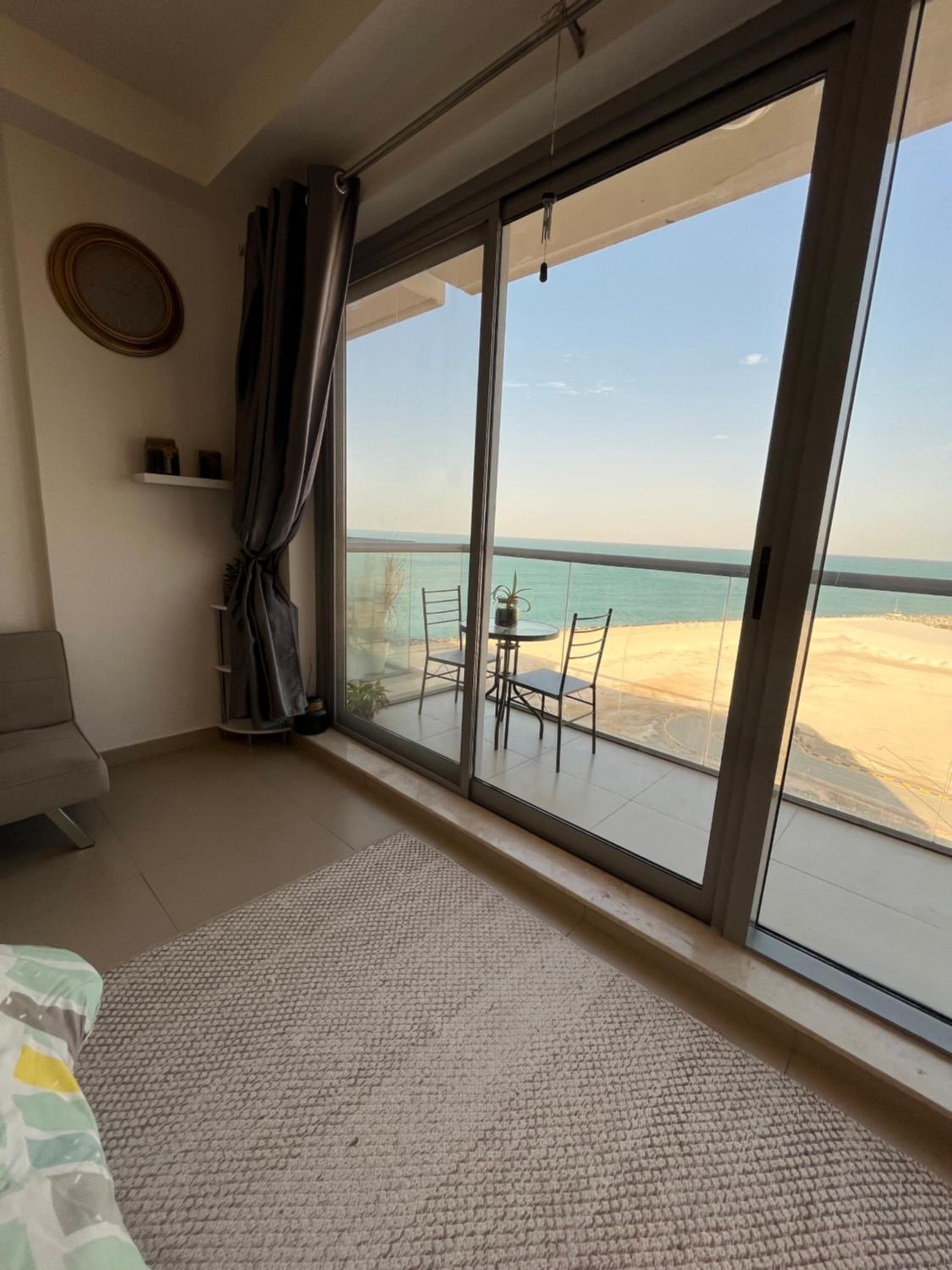 Incredible Ocean View Studio Aprtment in Al Marjan Island — photo 24