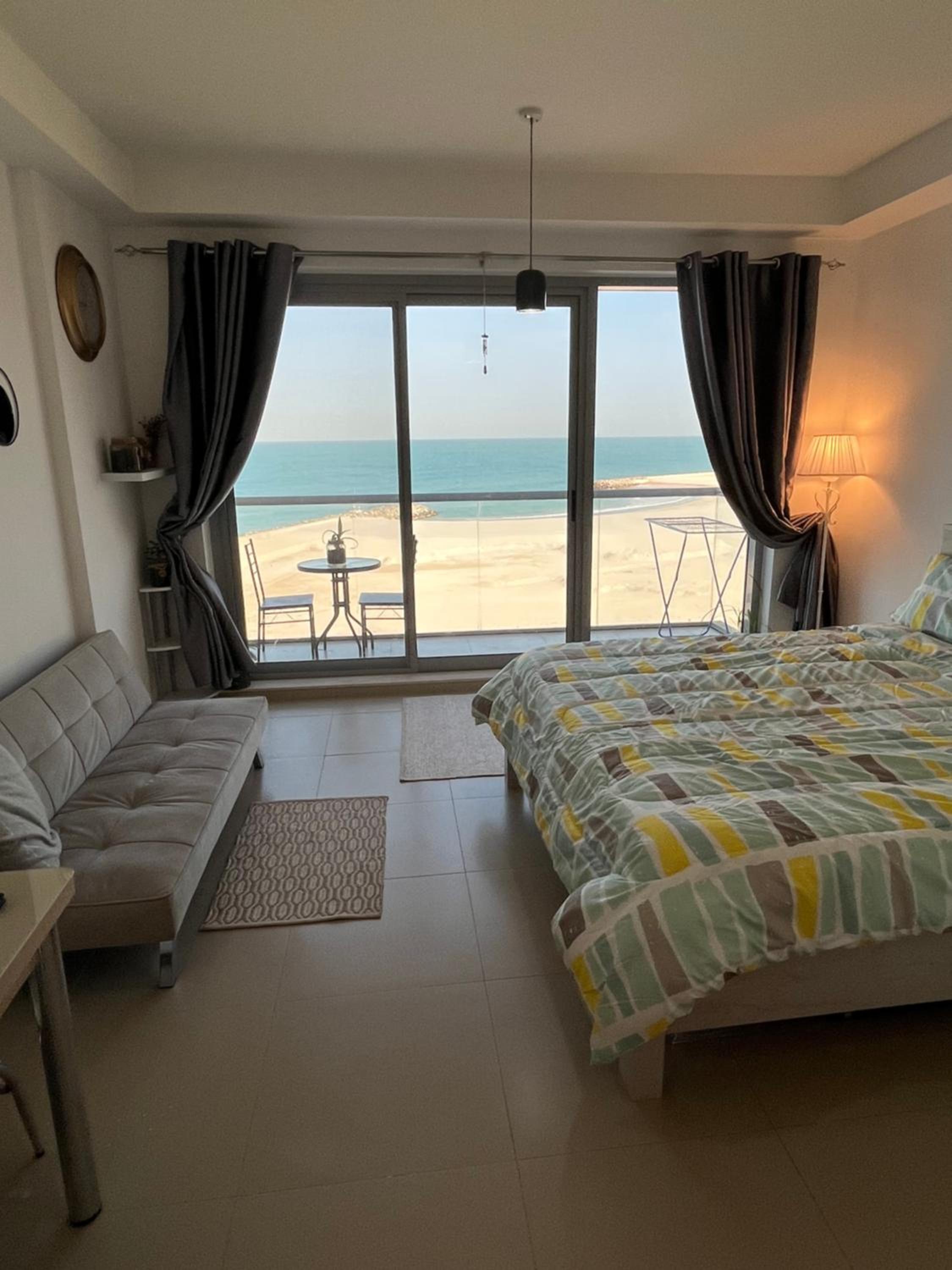 Incredible Ocean View Studio Aprtment in Al Marjan Island — photo 12