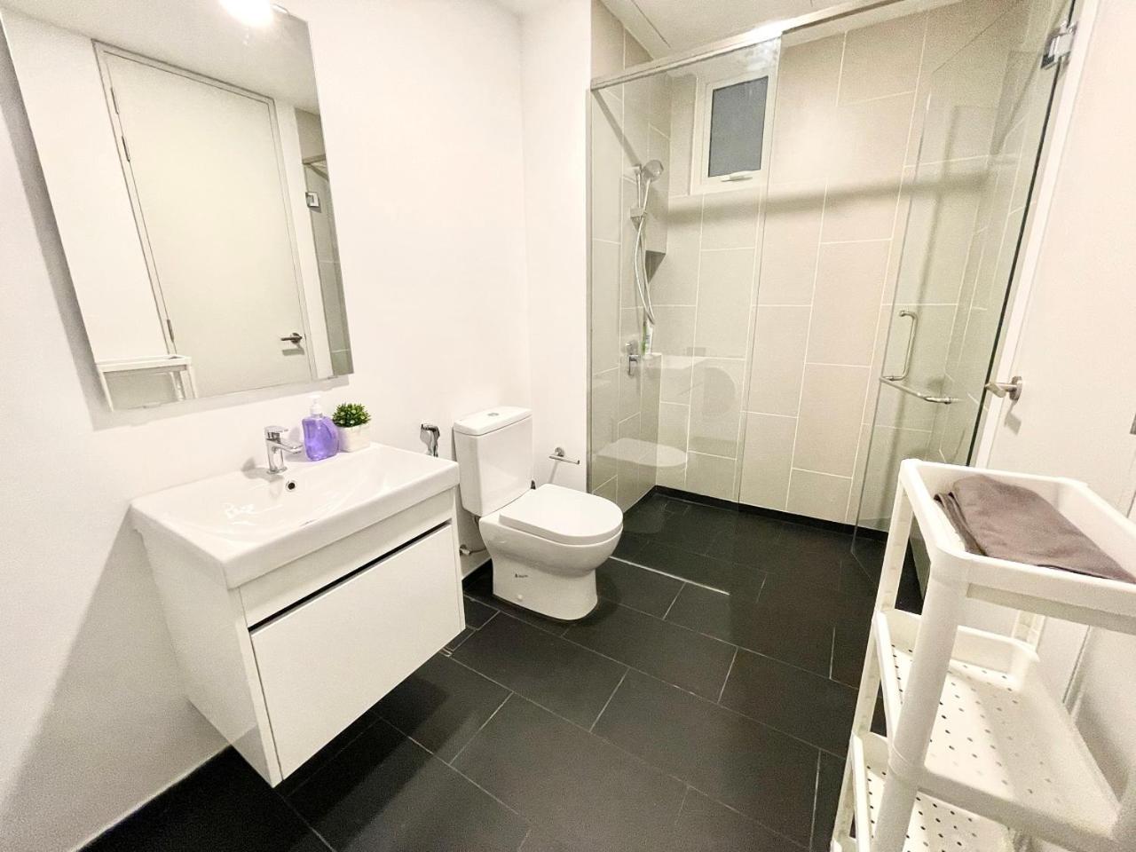 UNA Serviced Apartment by Moka