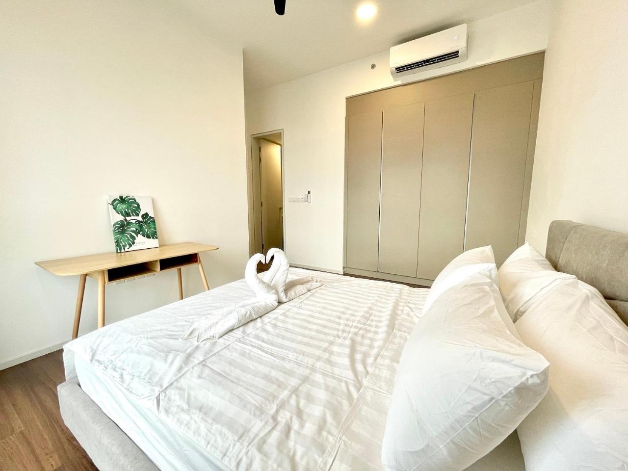 UNA Serviced Apartment by Moka