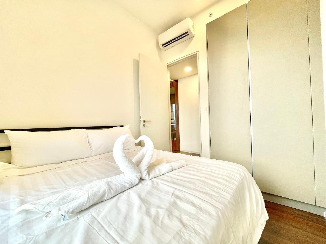 UNA Serviced Apartment by Moka