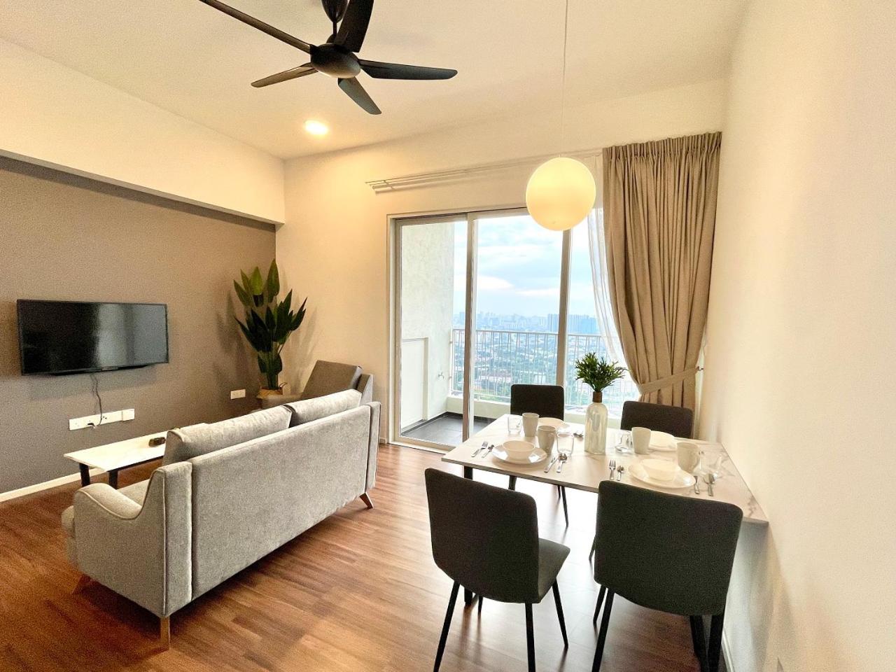 UNA Serviced Apartment by Moka