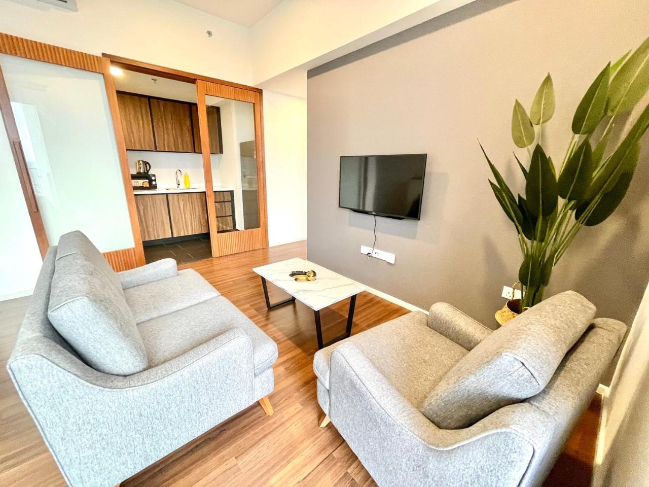 UNA Serviced Apartment by Moka