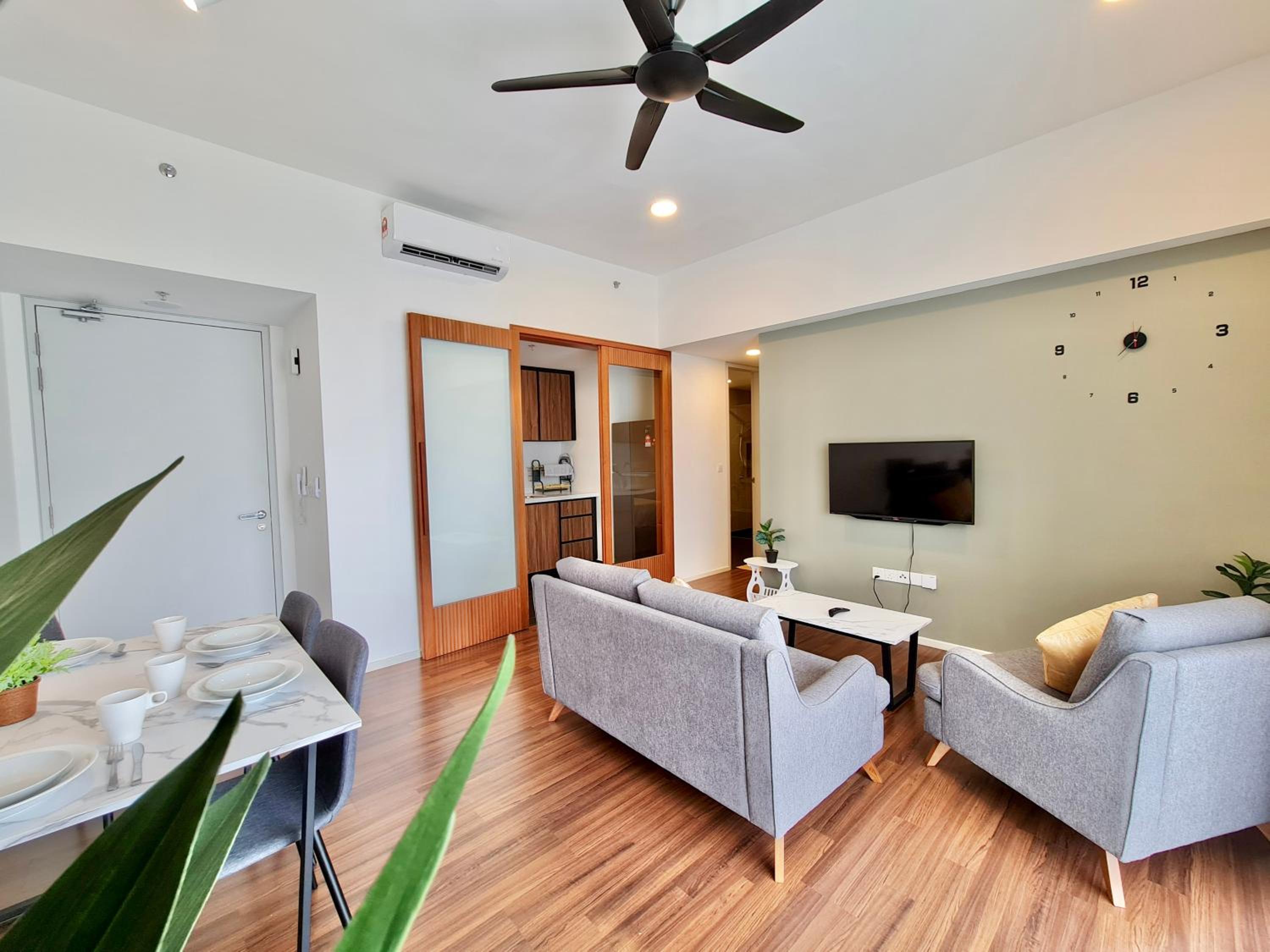 UNA Serviced Apartment by Moka
