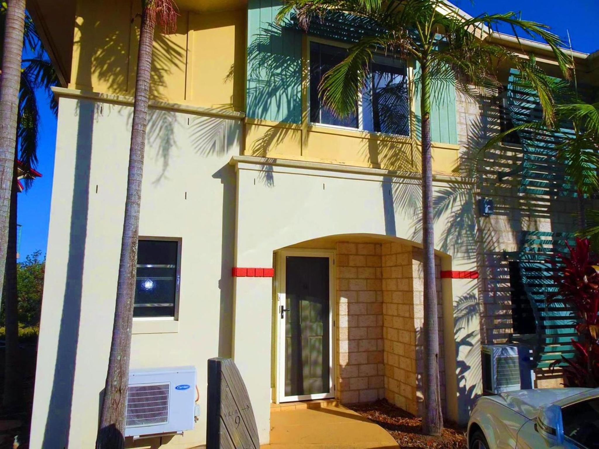Sea Views at Aqualuna 9 Solitary Islands Way 94