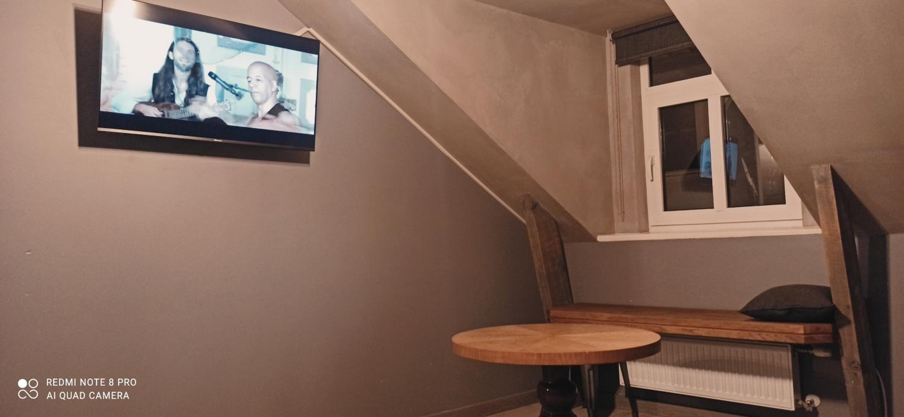 Old Town Cute Flat 2 beds 2 baths view 4