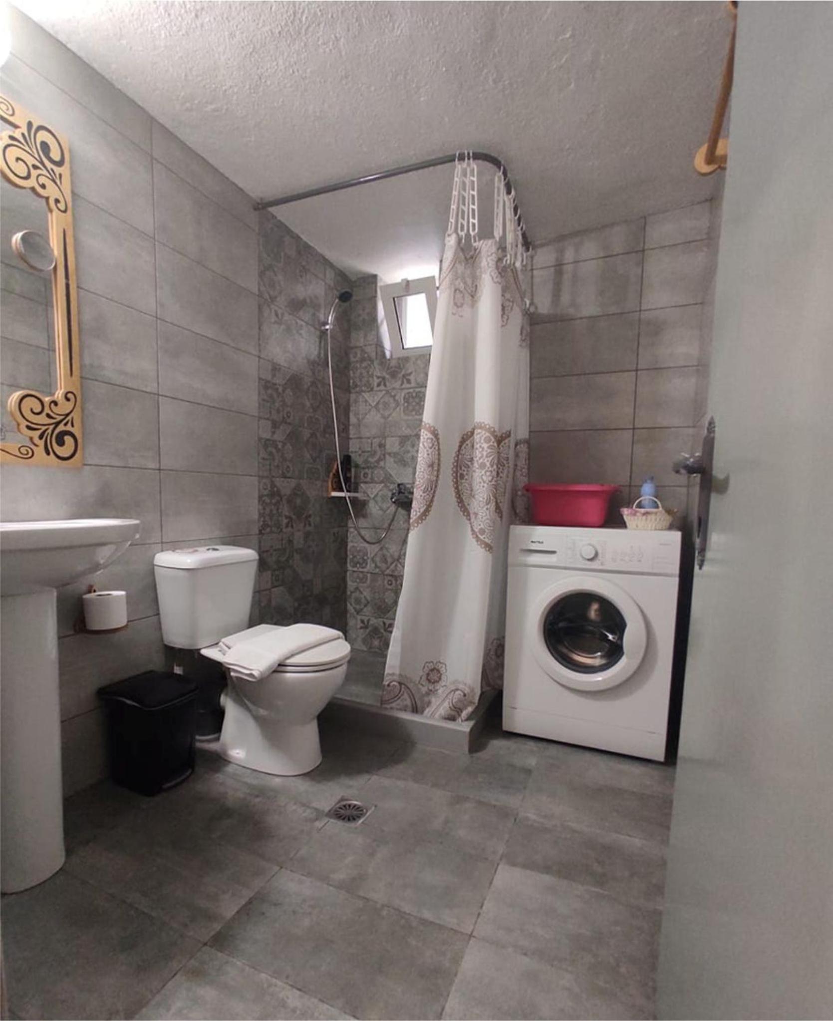 Iraklis - Relaxing Spacious Apartment photo 5