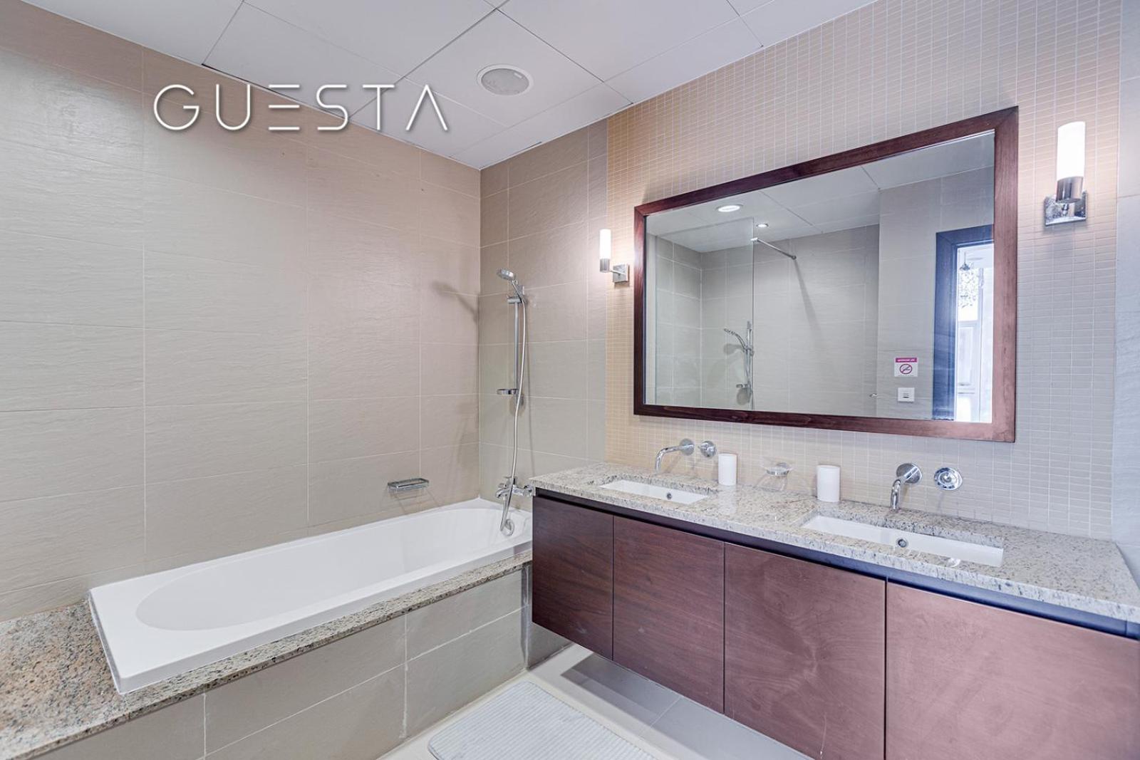 Tiara Residences, Free beach & pool access