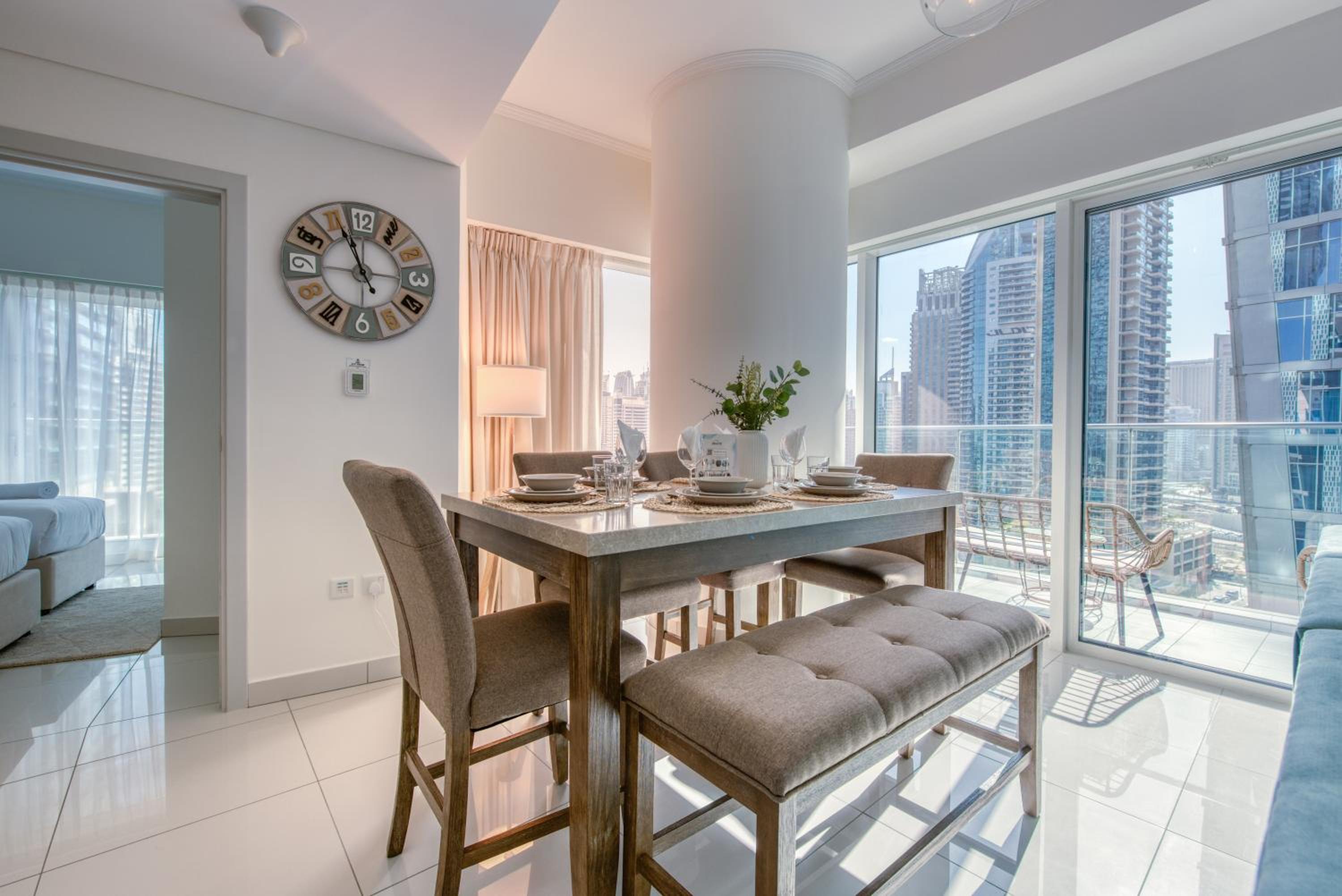 Authentic 2BR at DAMAC Heights Dubai Marina by Deluxe Holiday Homes photo 2