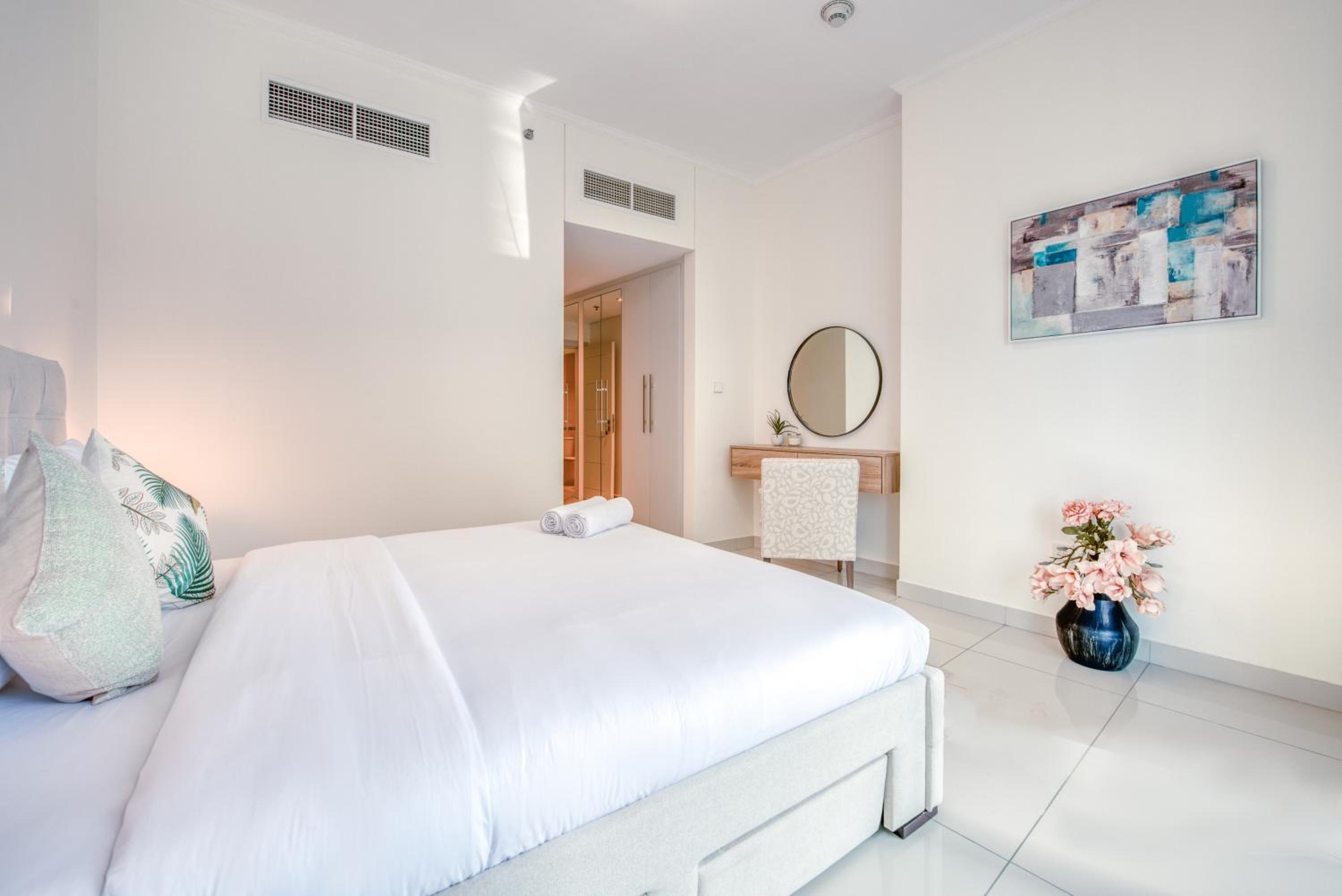 Authentic 2BR at DAMAC Heights Dubai Marina by Deluxe Holiday Homes