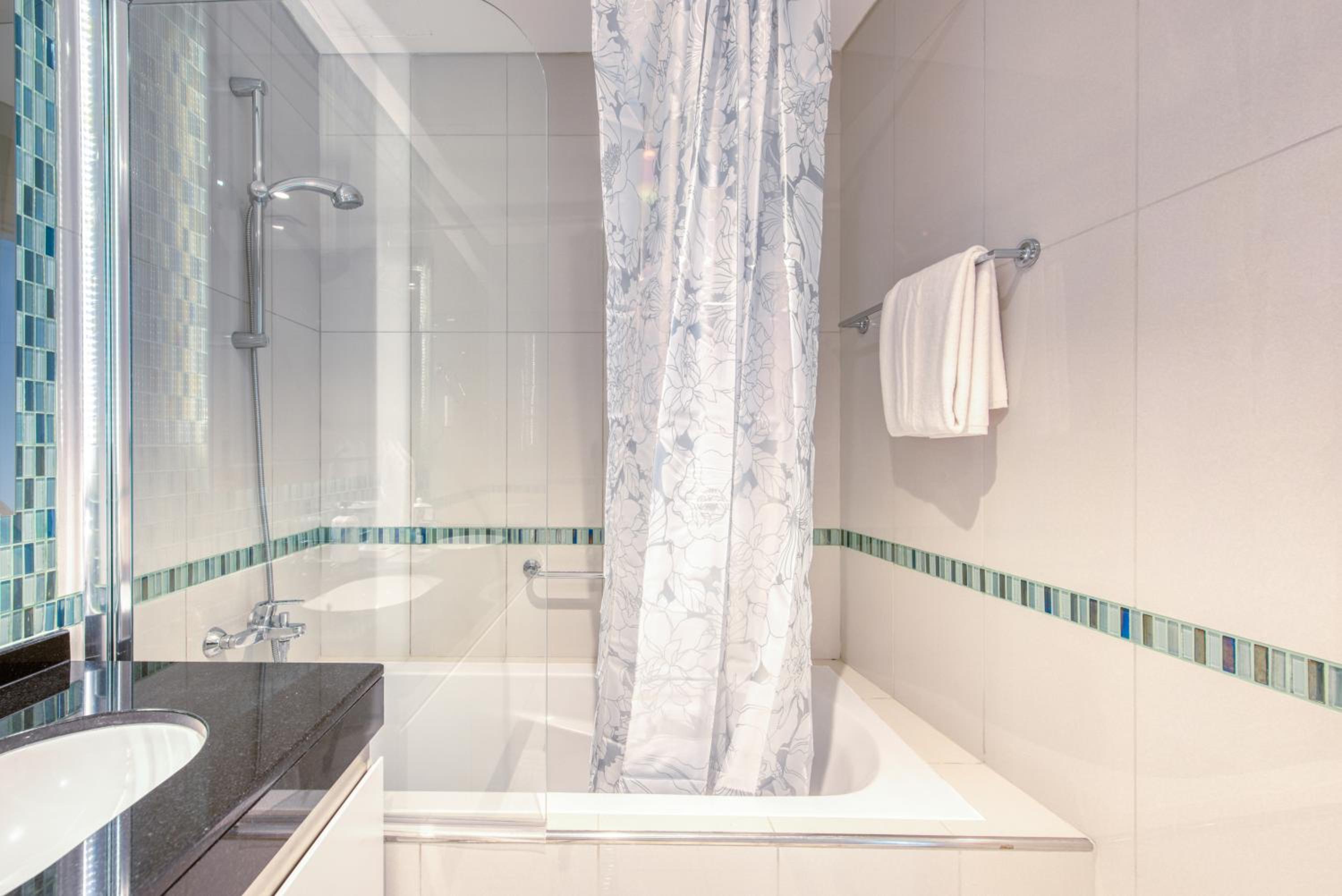 Authentic 2BR at DAMAC Heights Dubai Marina by Deluxe Holiday Homes