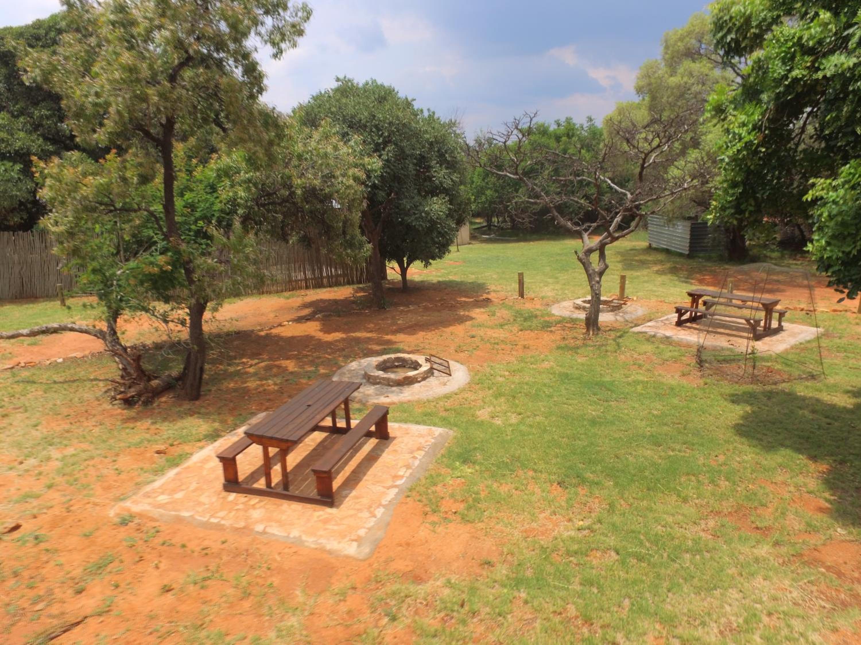 Montanique Lodge - Chalet view 2