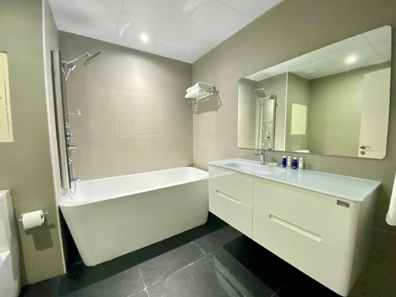 Luxury JBR Apartments , beach , pool , parking