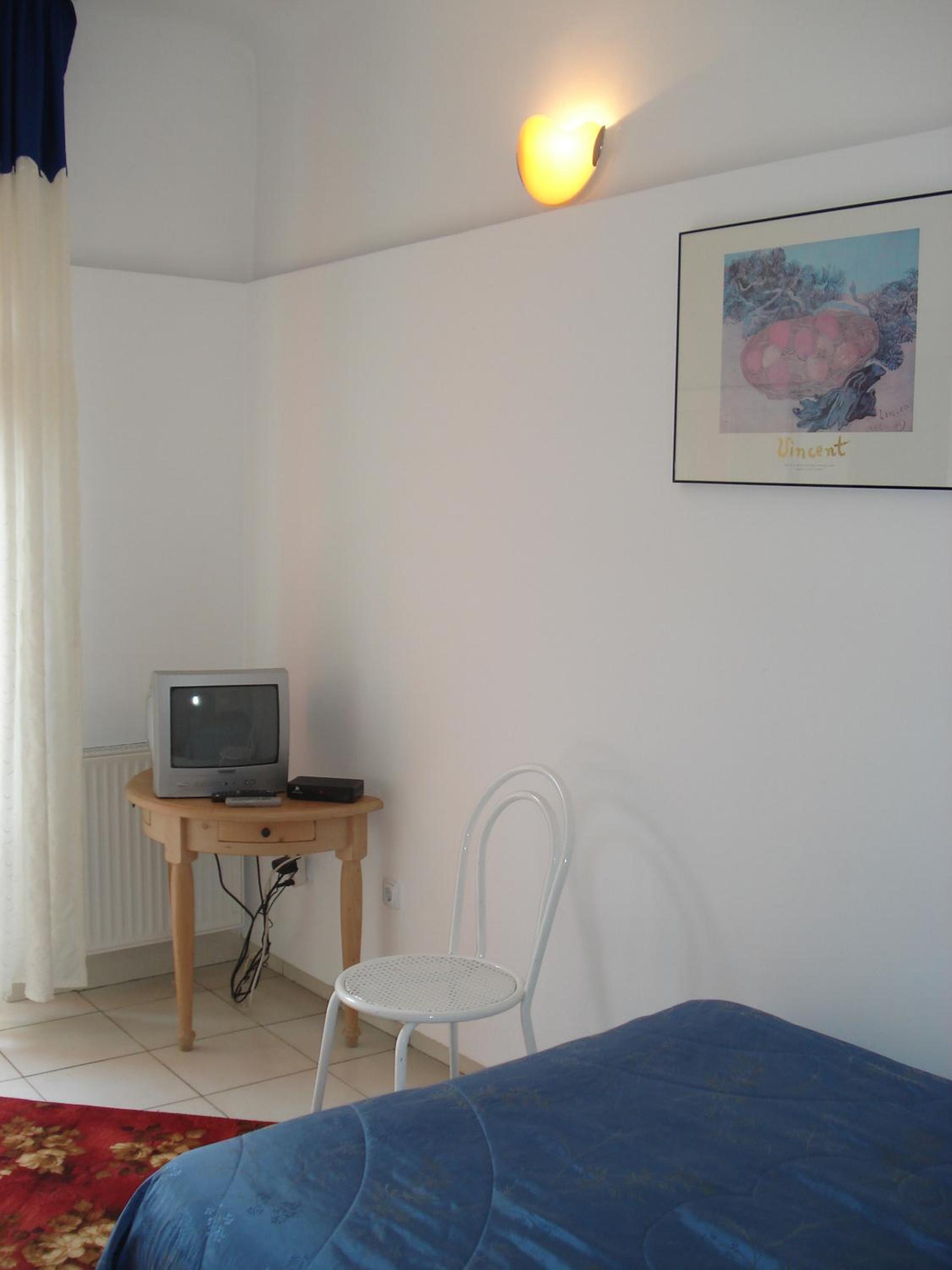 Photo 12