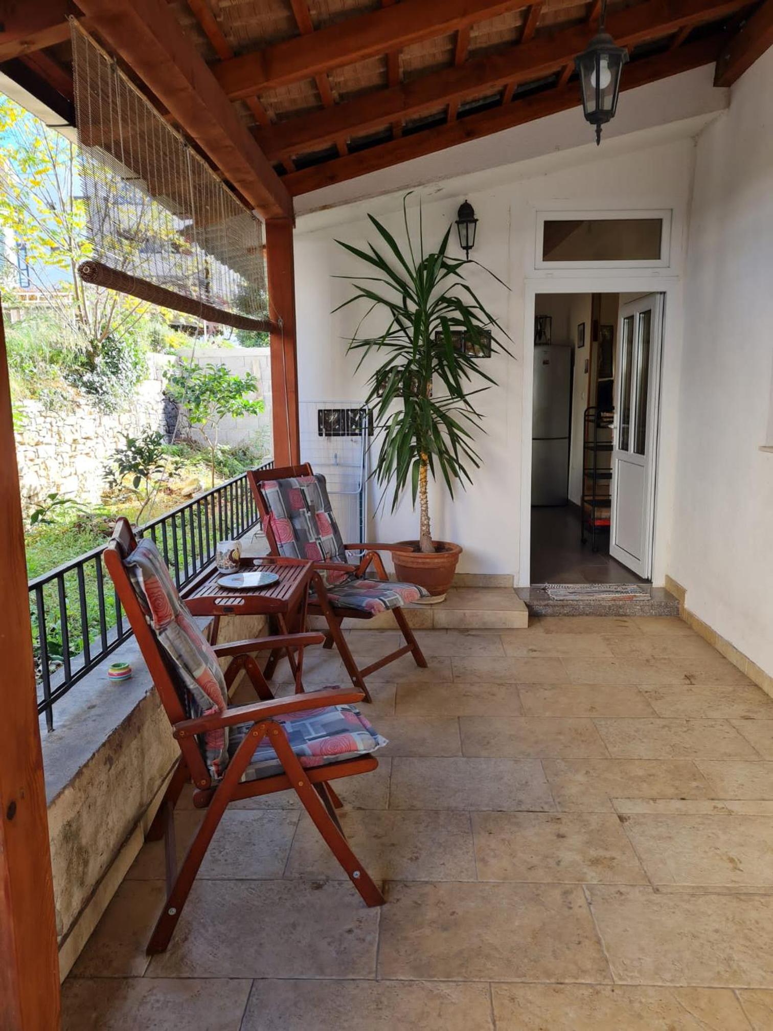 Quiet apartment in a private house - close to center, parking, pet friendly