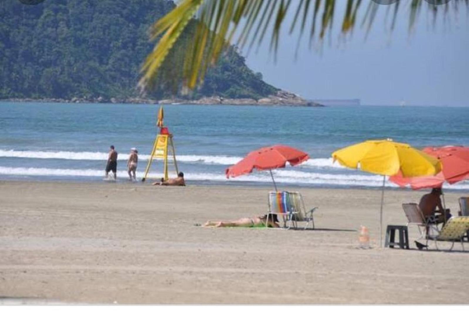 Pé na areia em Santos