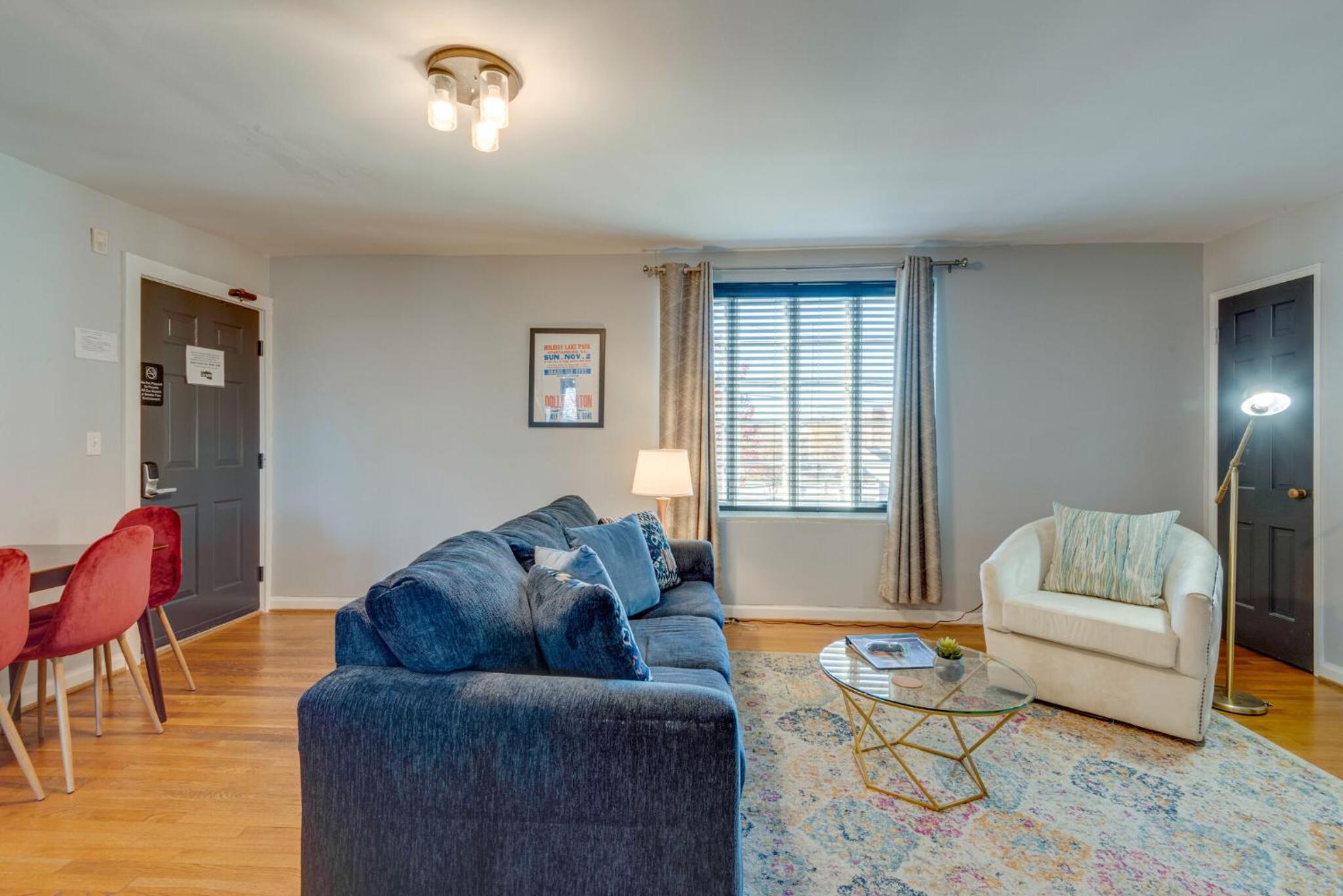 Nashville Flat Across From Vanderbilt -205 view 4