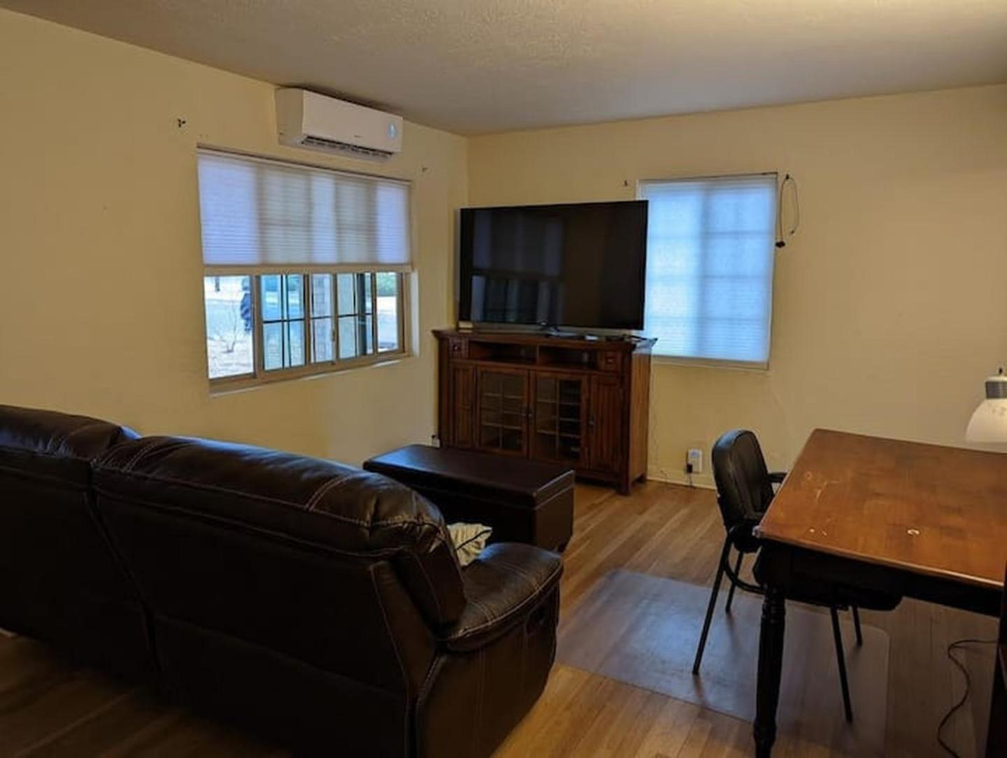 Warm and Welcoming 2BR close to UNM North Campus view 3
