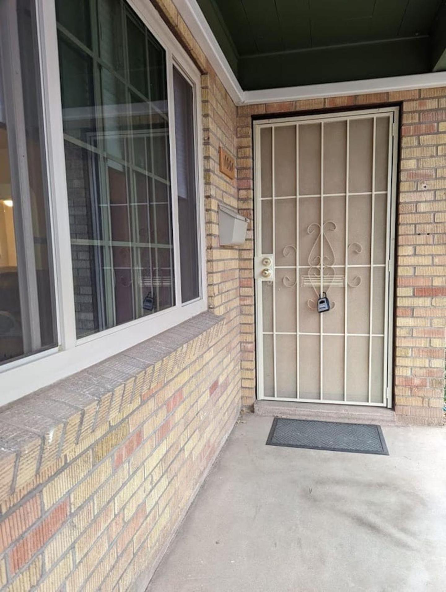 Warm and Welcoming 2BR close to UNM North Campus view 2