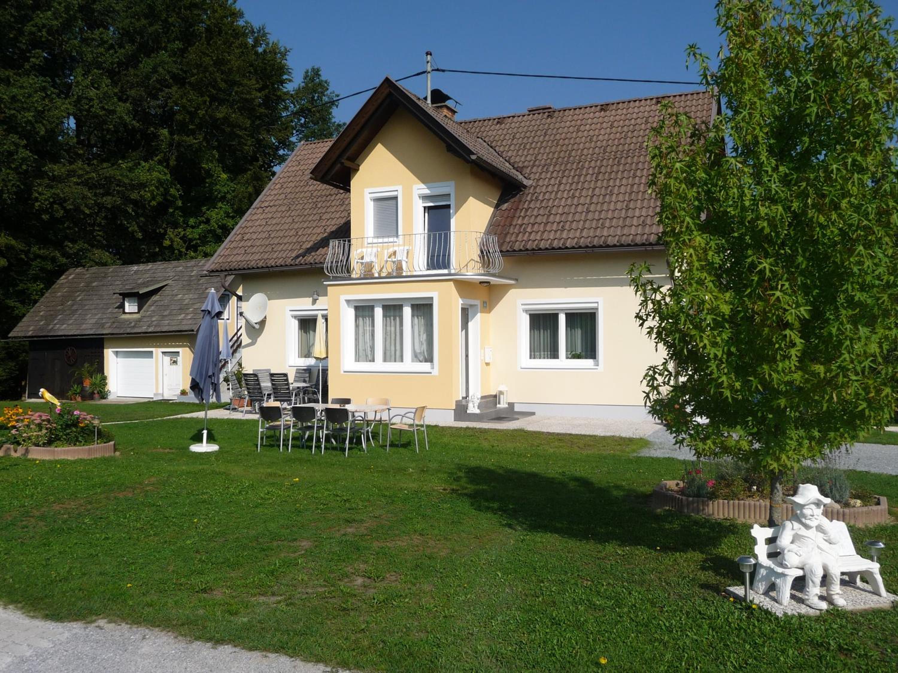 Ferienwohnungen Rasinger view 2