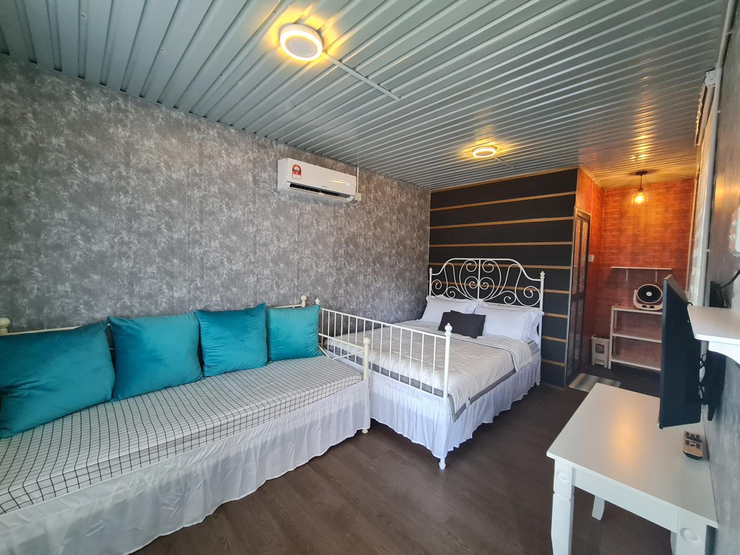 Cheqma Tiny Chalet photo 6